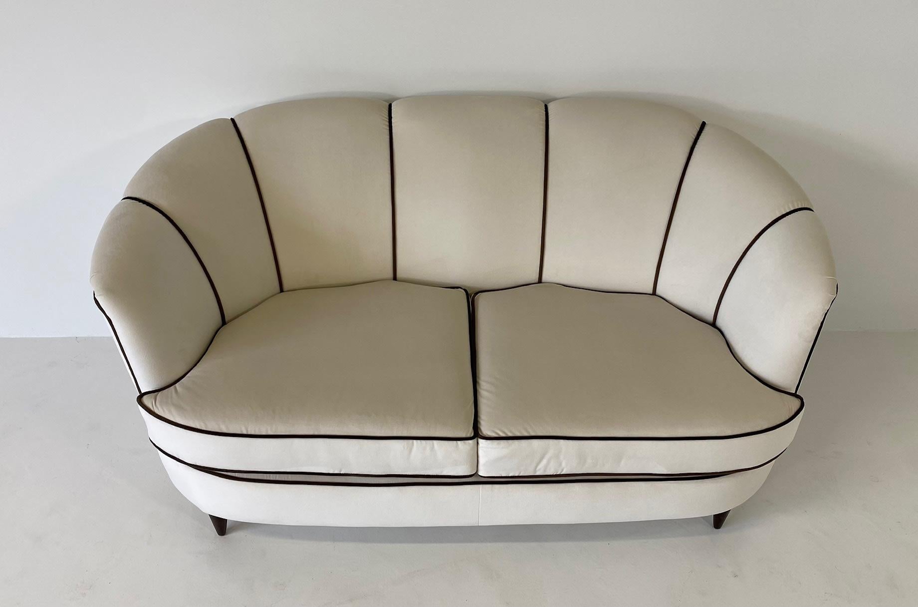 European Italian Art Deco Beige and Brown Velvet Sofa, 1940s
