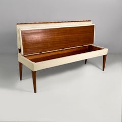 Italian Art Deco bench in wood and white leather, 1940s