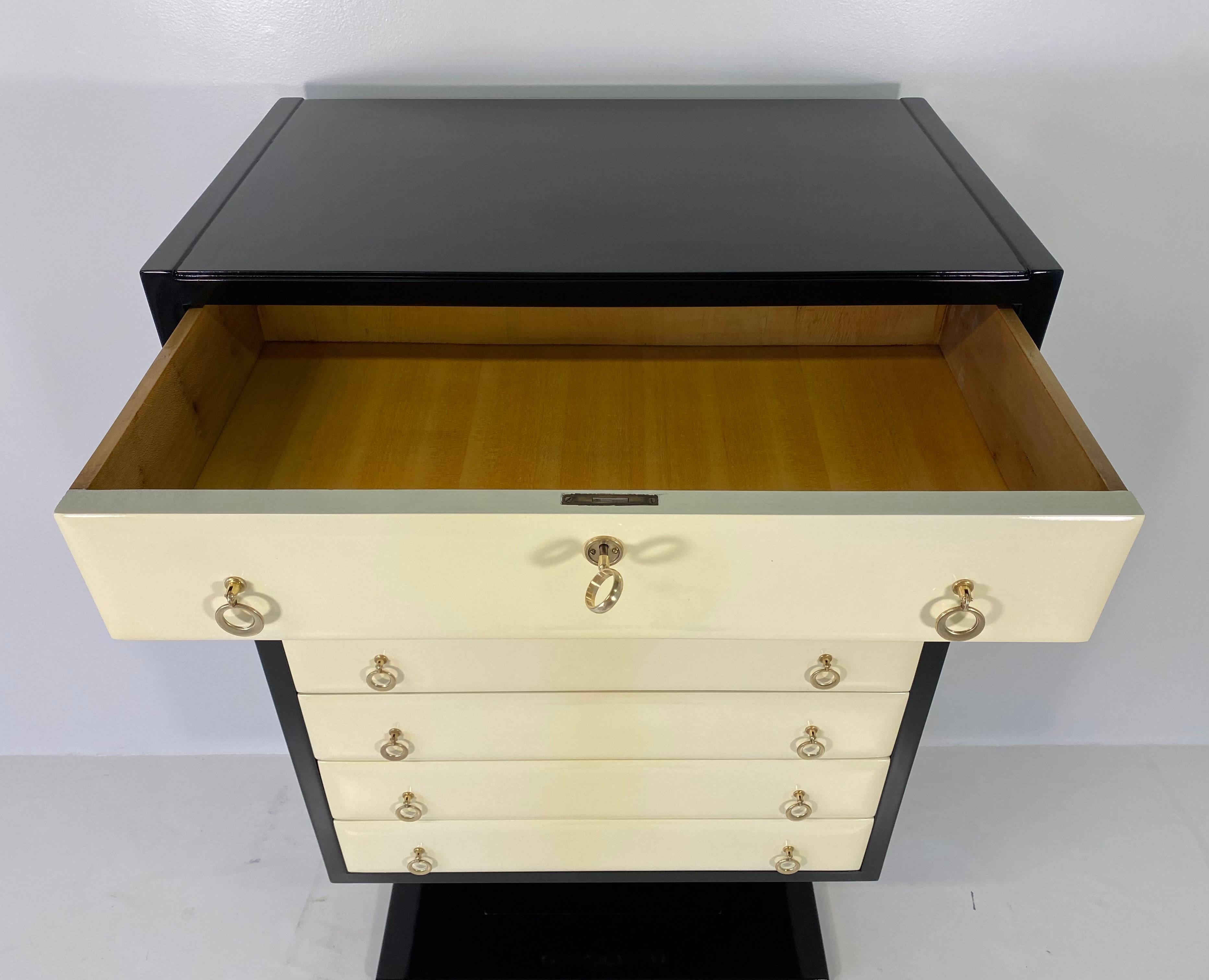 Italian Art Deco Black and Ivory Lacquer Dresser, 1950s 4