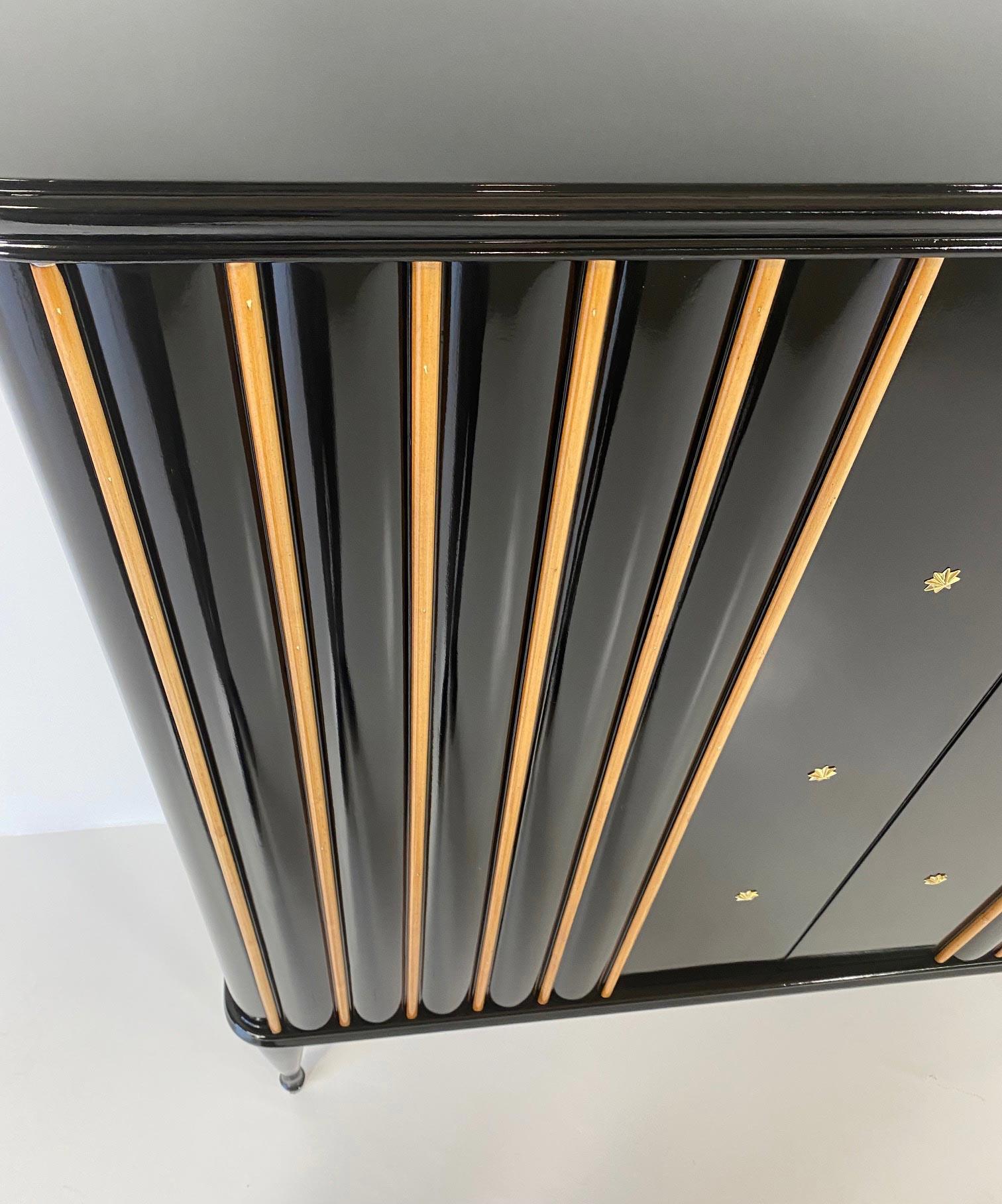 Italian Art Deco Black and Maple with Gold Details Cabinet, 1940s 8