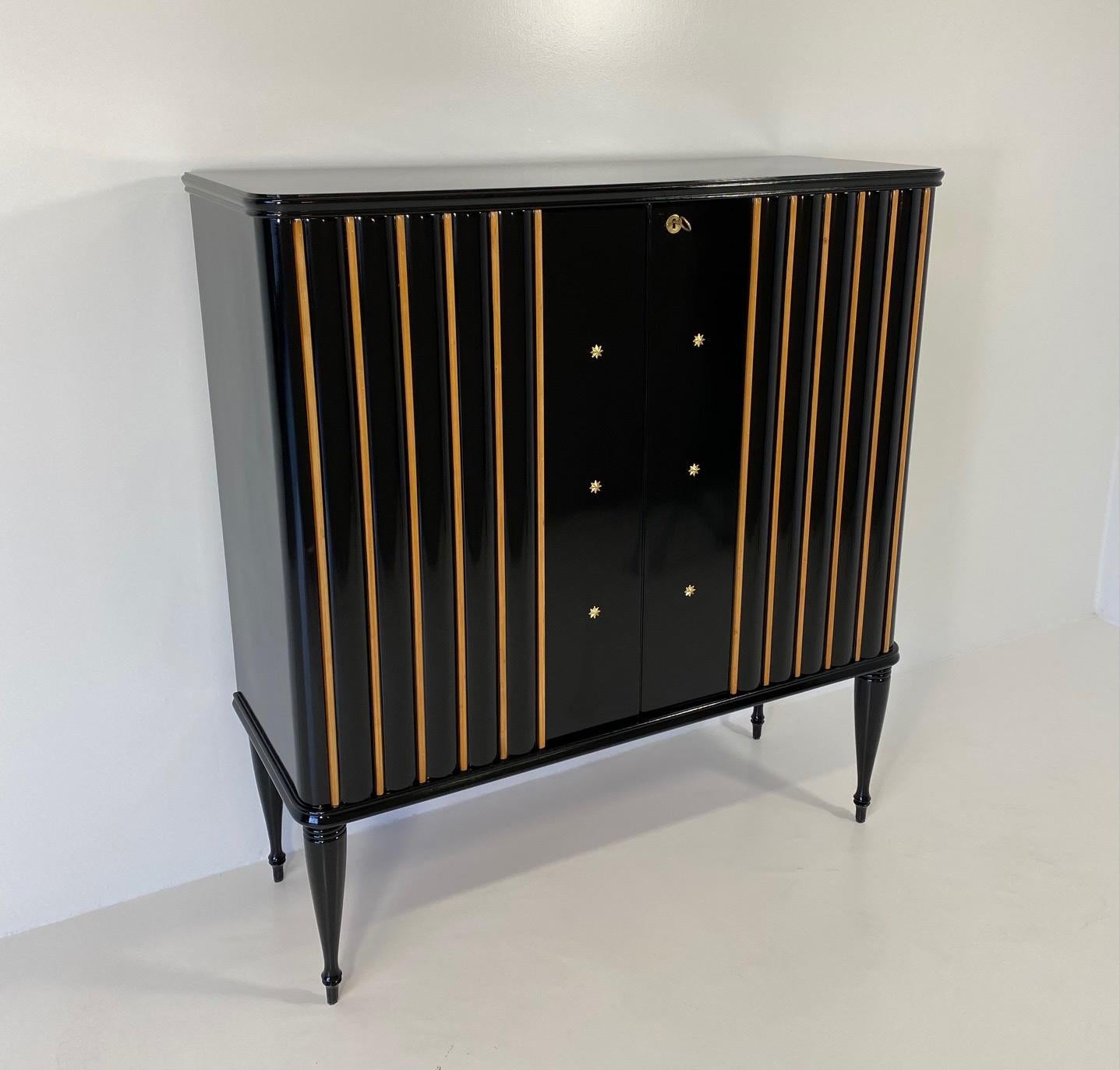 Italian Art Deco Black and Maple with Gold Details Cabinet, 1940s In Good Condition In Meda, MB