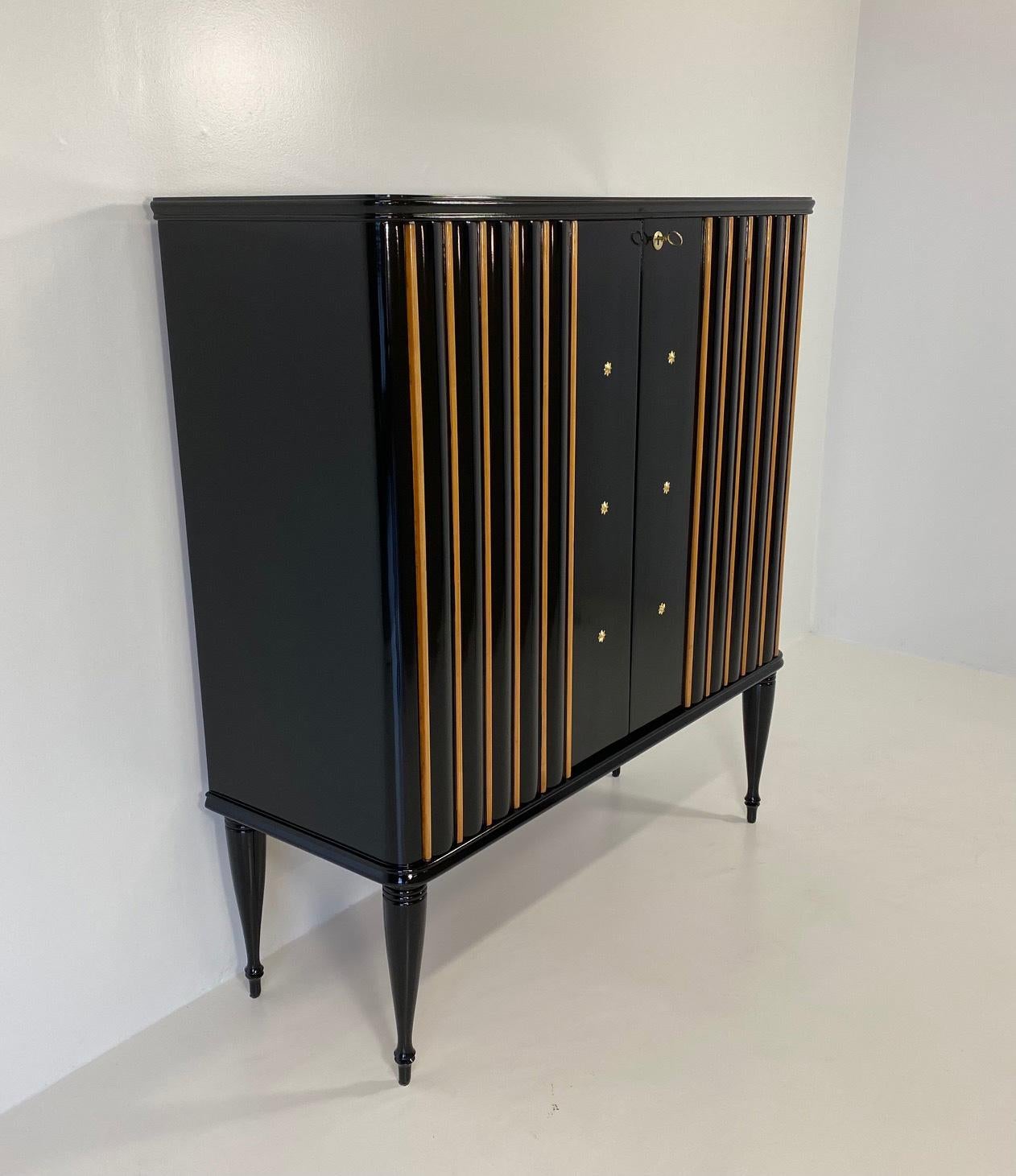 Mid-20th Century Italian Art Deco Black and Maple with Gold Details Cabinet, 1940s