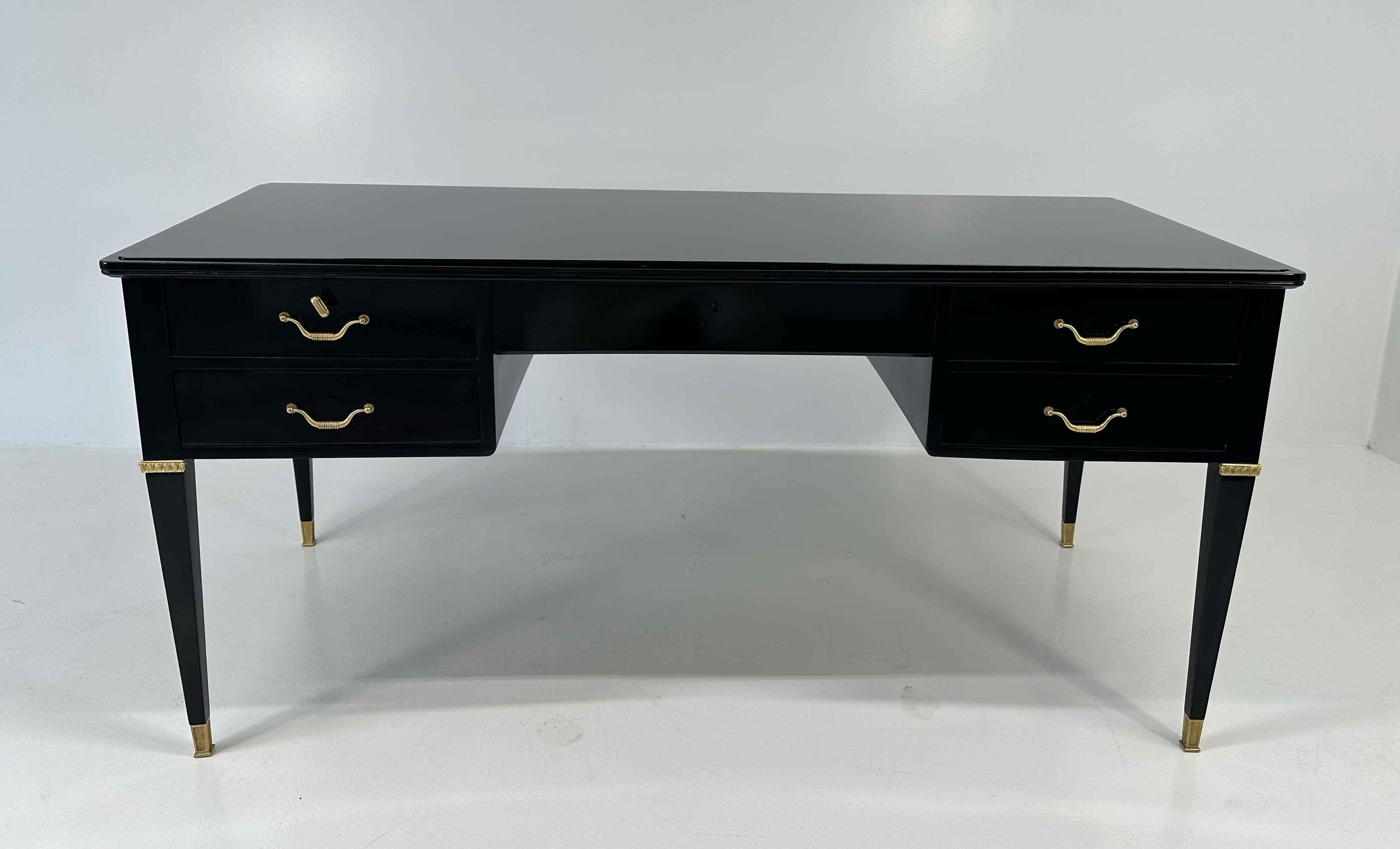 Scrivania italiana Art Deco nera e ottone di Paolo Buffa, Permanente Mobili Cantù, anni '50 in vendita 4