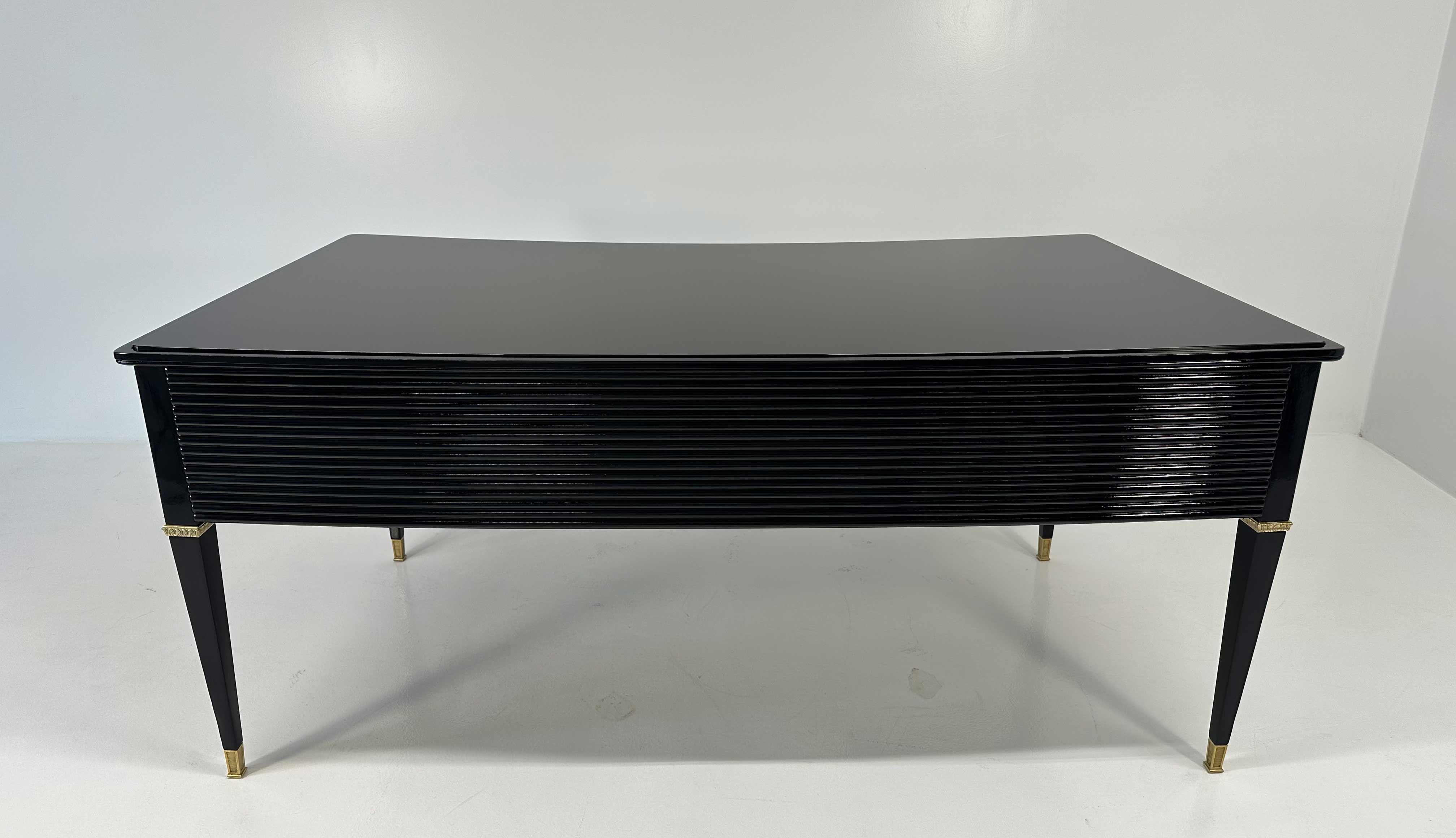 Italian Art Deco Black, Brass Desk by Paolo Buffa, Permanente Mobili Cantù, 50s In Good Condition In Meda, MB