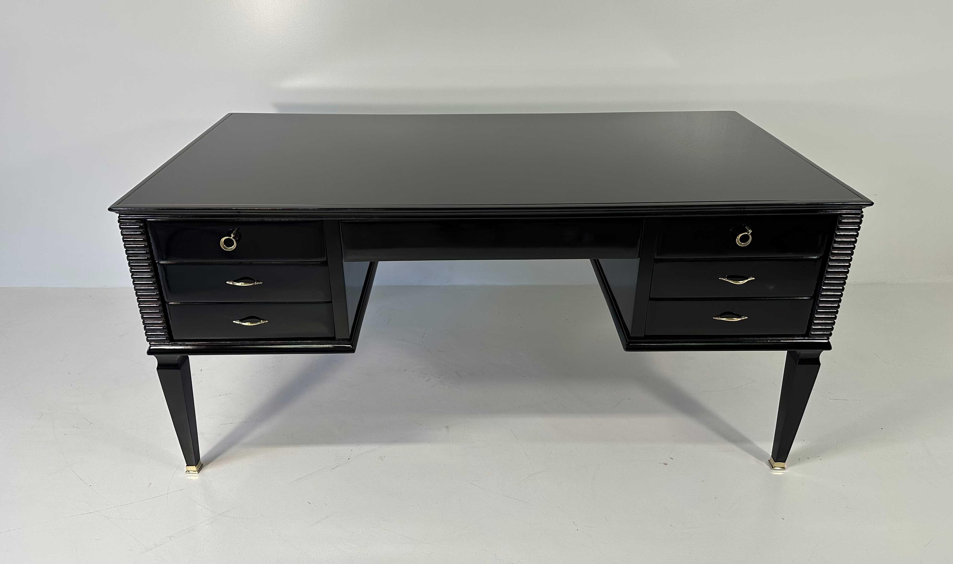 Italian Art Deco Black Desk in the Style of Paolo Buffa, 1950s  In Good Condition In Meda, MB