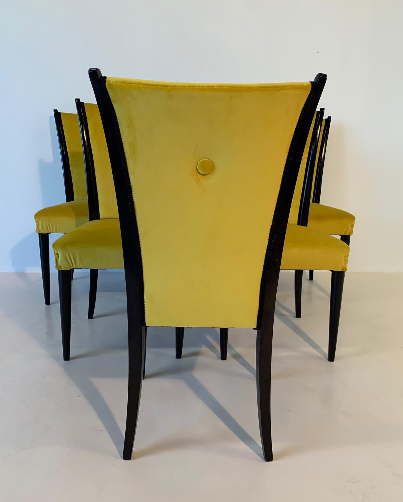 Mid-20th Century Italian Art Deco Black Lacquered Wood and Yellow Velvet Chairs, 1930s
