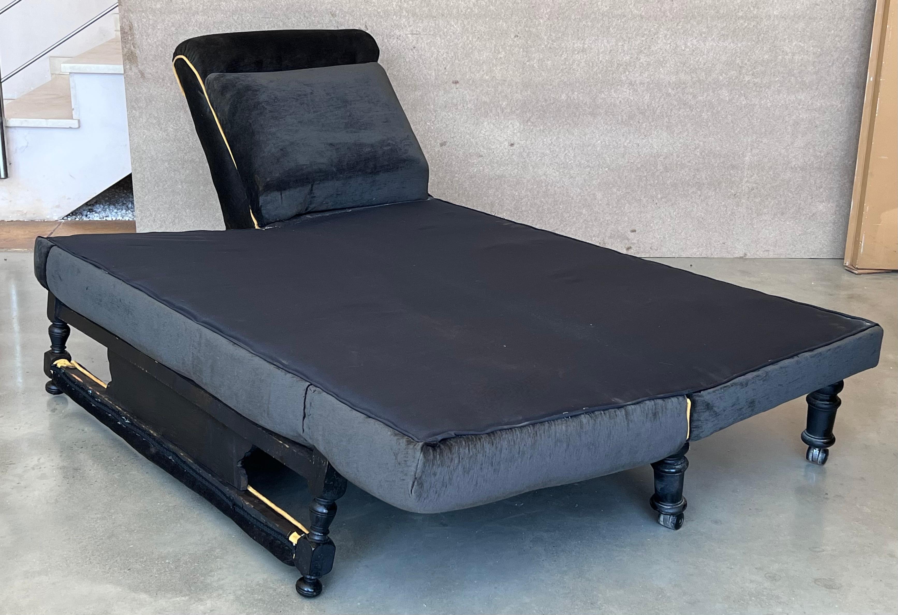 Italian Art Deco Black velvet Convertible Chaise Longue For Sale 1