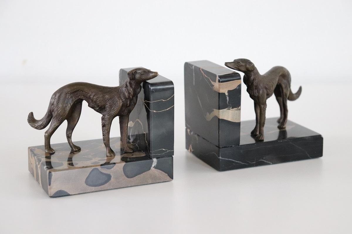 Italian Art Deco Bookends with Bronze Greyhounds on a Base of Fine Black Marble In Excellent Condition In Casale Monferrato, IT