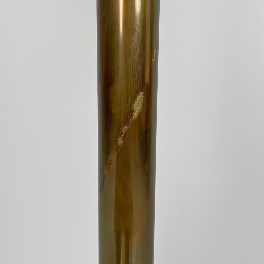 Lampada da terra in ottone Art Deco italiano con braccio regolabile e base in marmo scuro 1940s in vendita 7