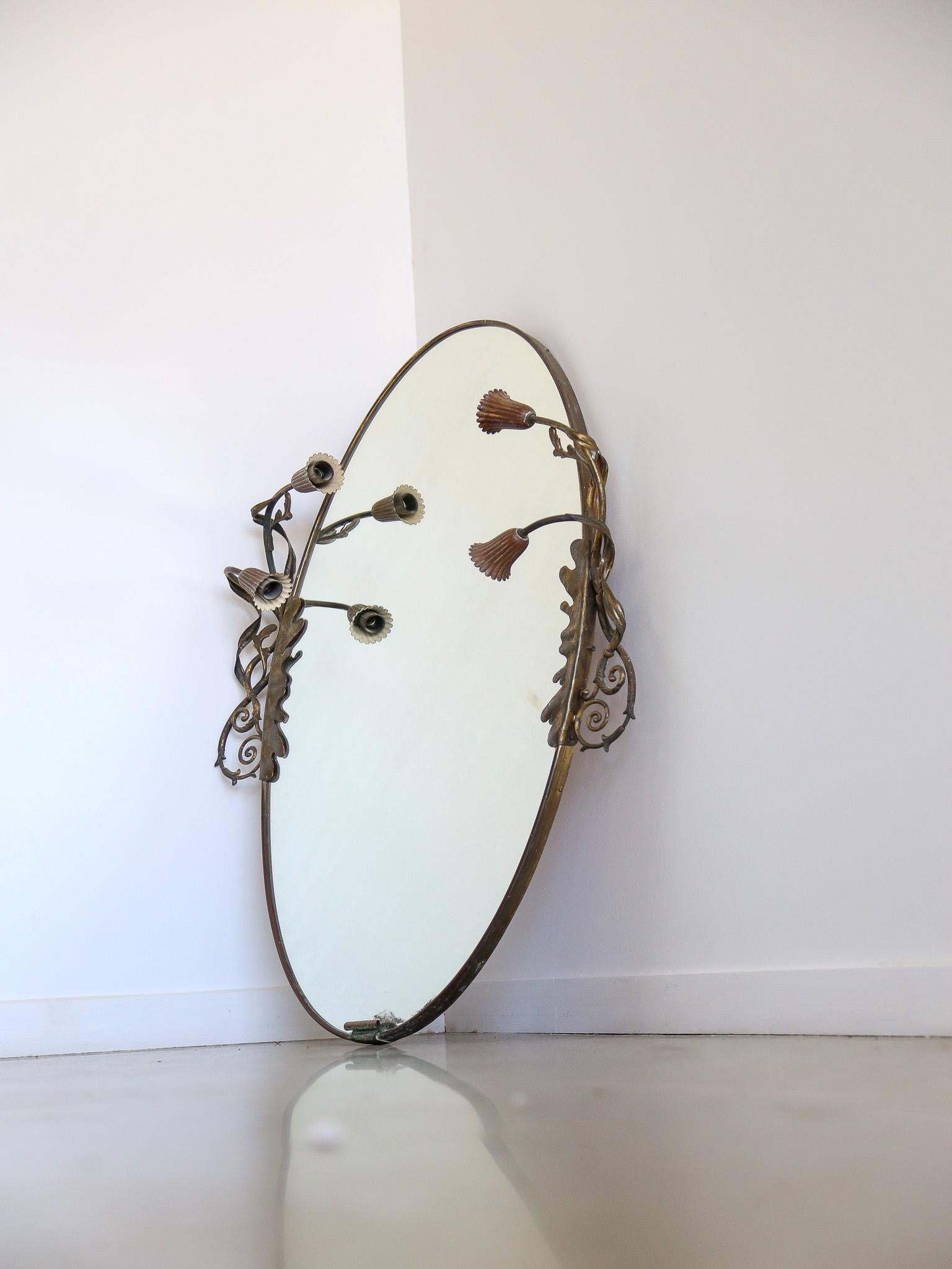 Mid-20th Century Italian Art Deco Brass Oval Wall Mirror with Lights For Sale