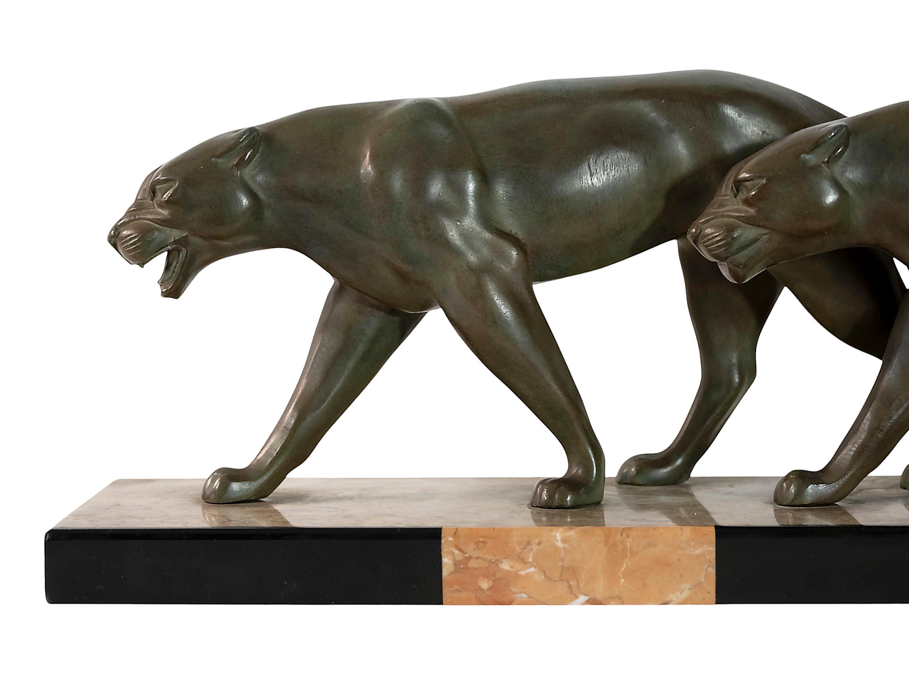 Italienische Pantherskulptur aus Bronze und Marmor im Art déco-Stil (Französisch)