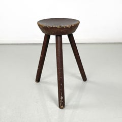 Italian Art Deco brown painted wooden stool with three legs, 1920s