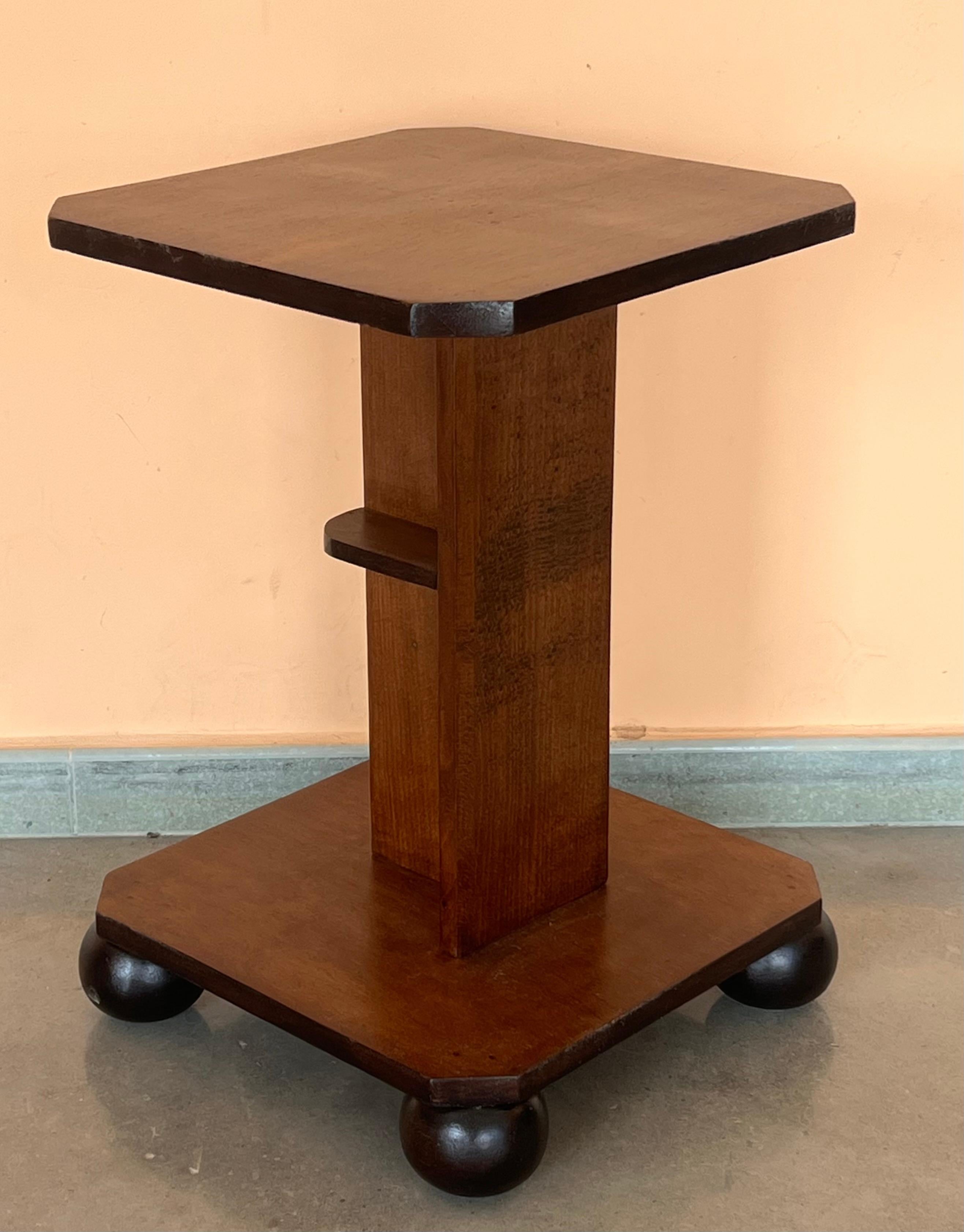 Italian Art Deco Burl Walnut Coffee Side Table with Ebonized Legs For Sale 1