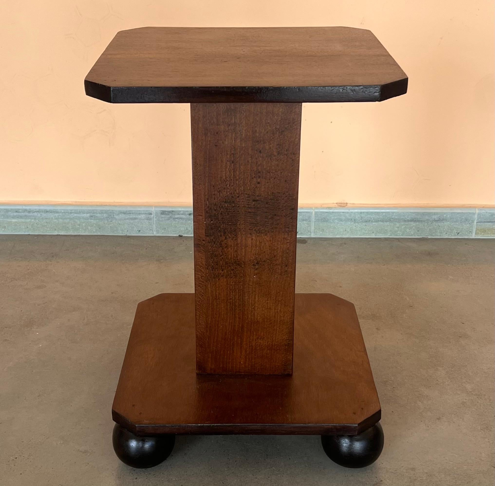 Italian Art Deco Burl Walnut Coffee Side Table with Ebonized Legs For Sale 3