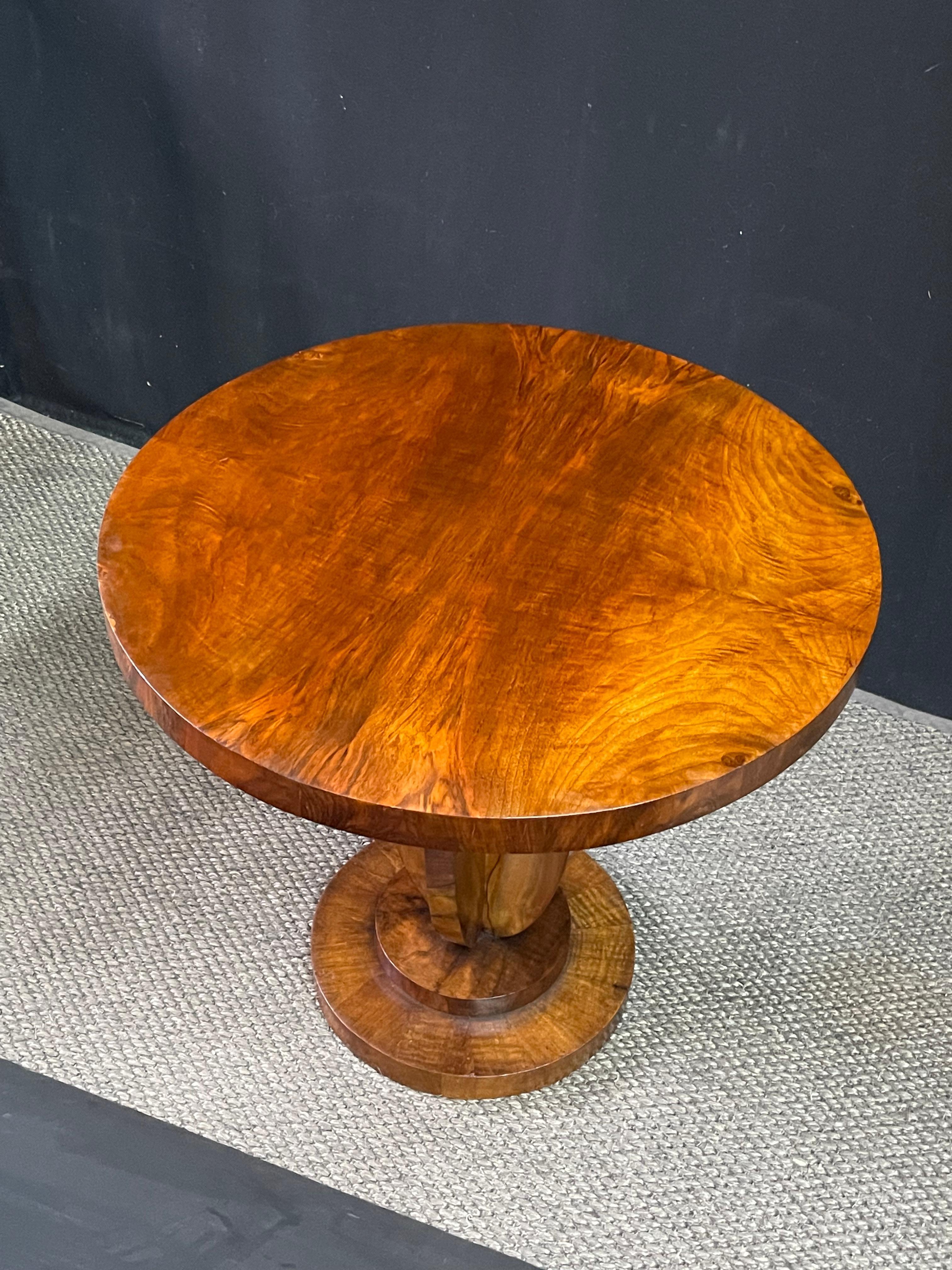 Mid-20th Century Italian Art Deco Burl Wood Side Table