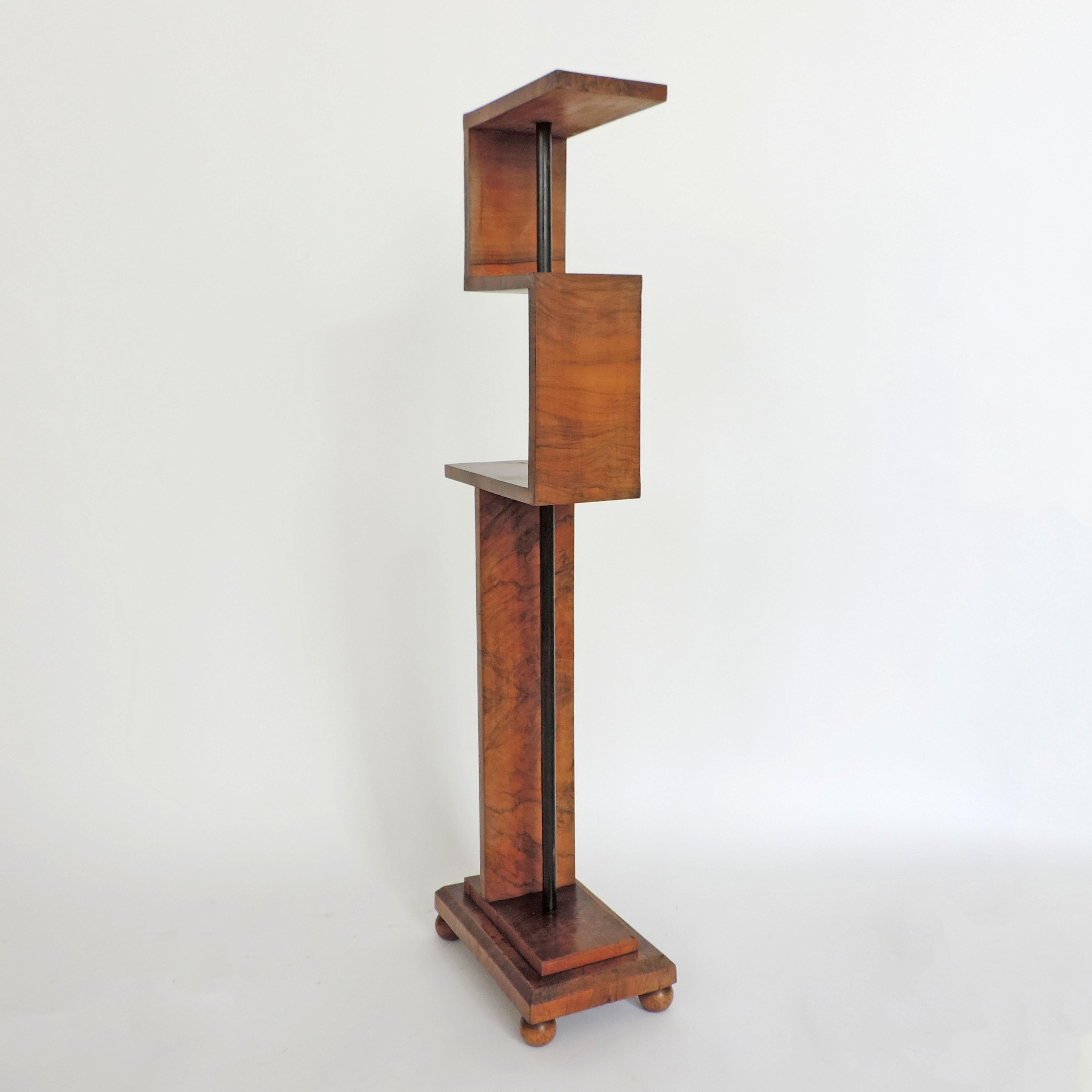 Italian Art Deco Burlwood Plant Stand, 1920s In Good Condition For Sale In Milan, IT