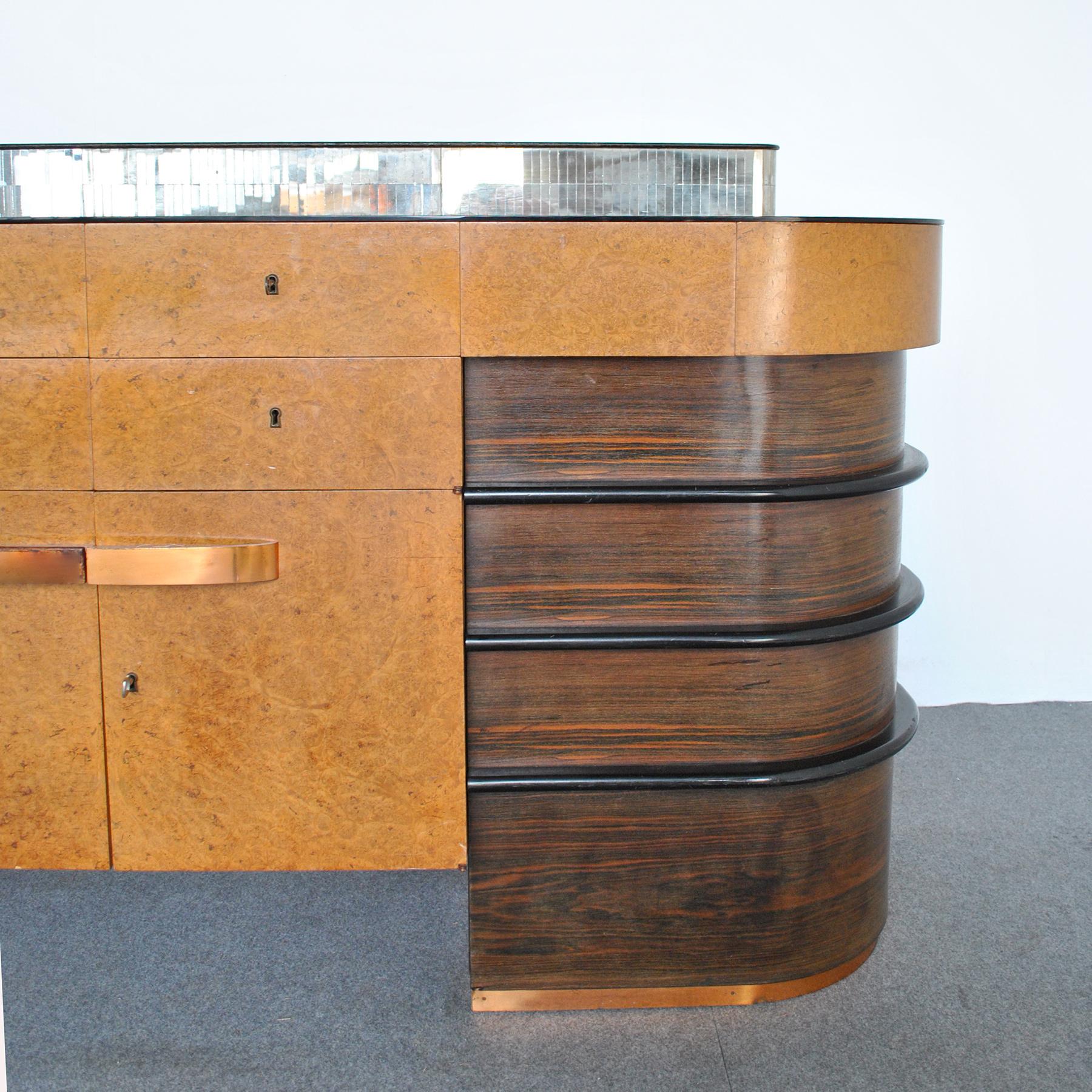 Italian Art Deco Cabinet from the 1940s For Sale 7