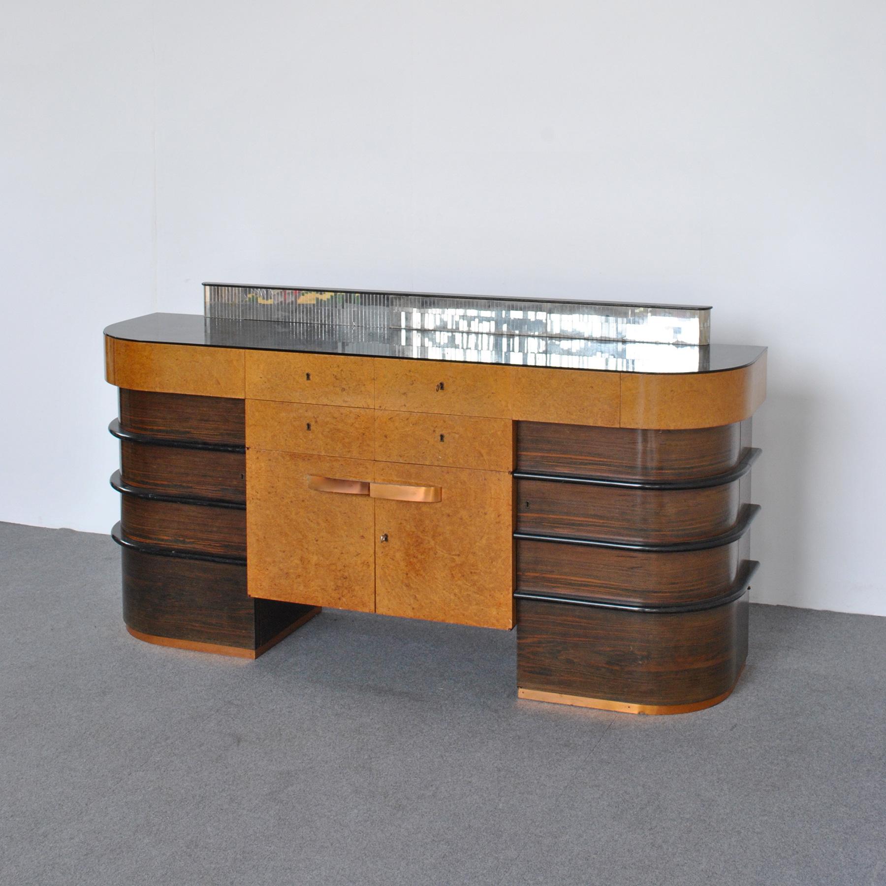 Copper Italian Art Deco Cabinet from the 1940s For Sale