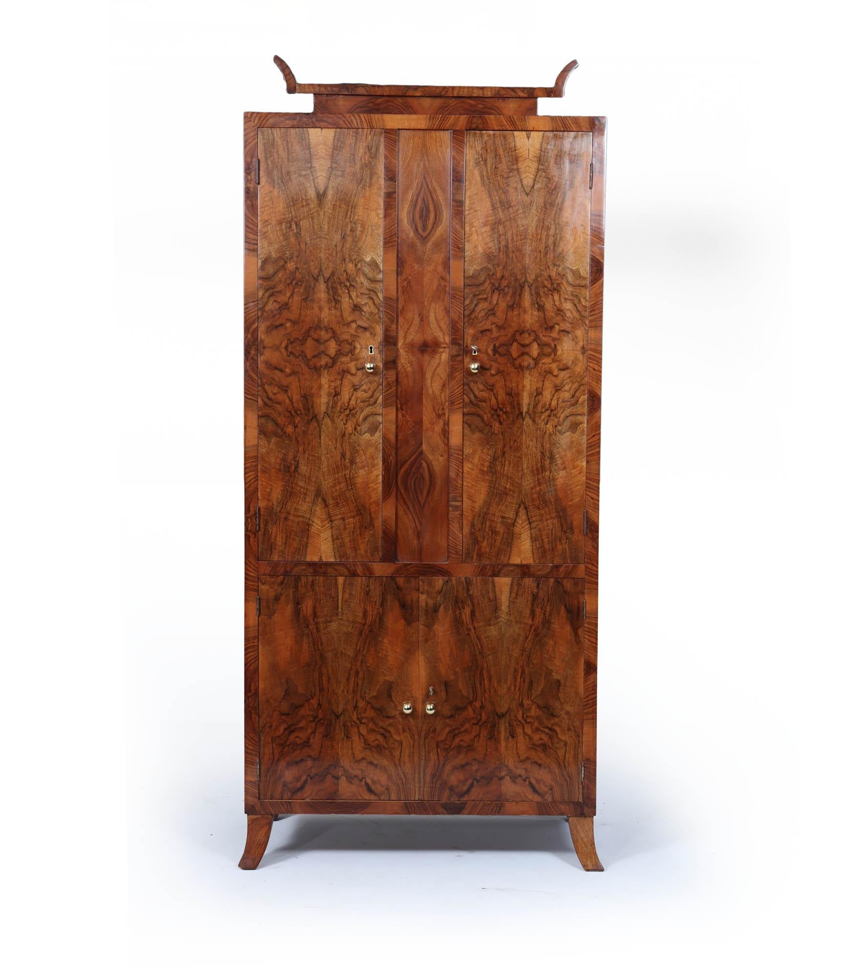Art déco Cabinet Art Déco italien en noyer en vente