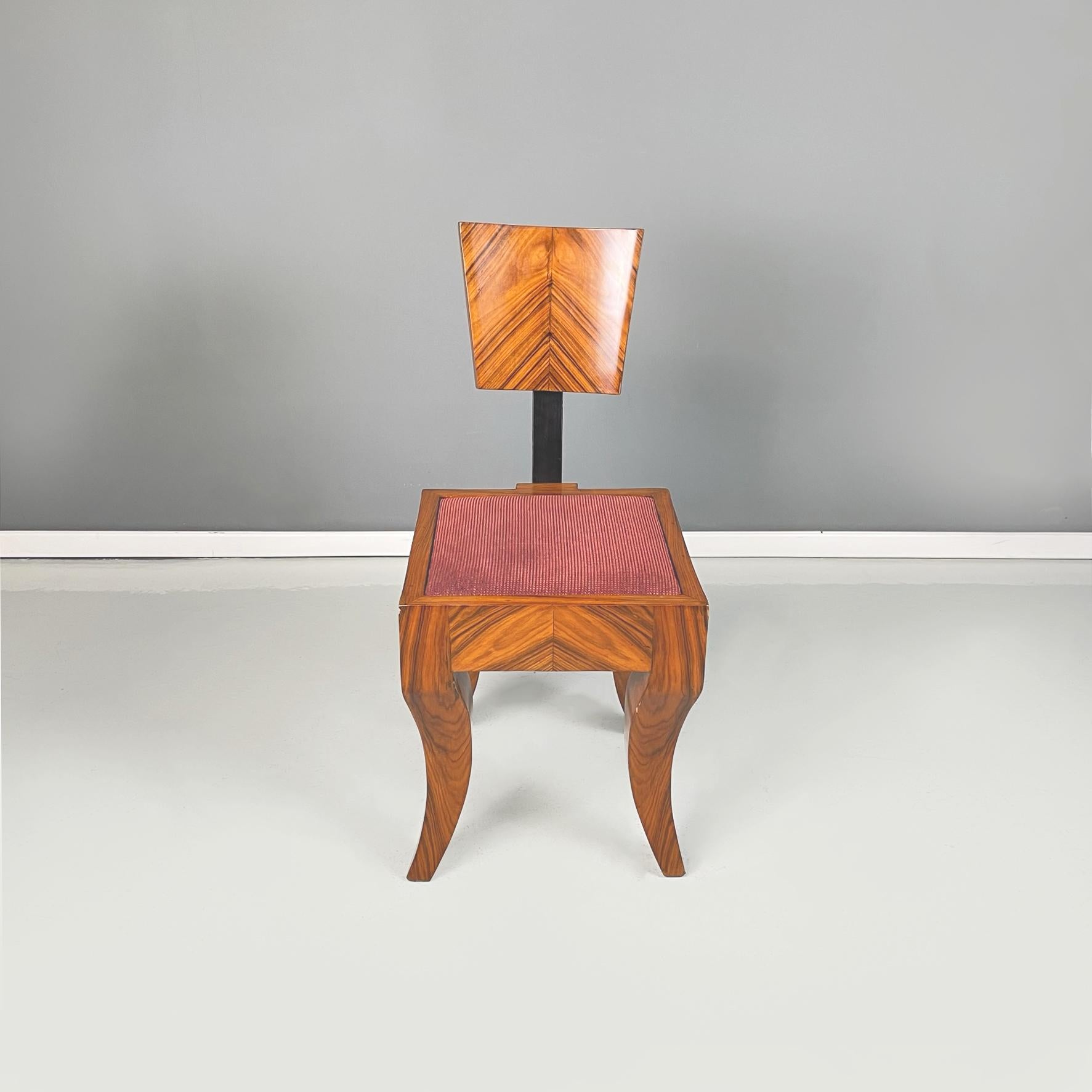 Italienische Art-déco-Stühle aus Massivholz, schwarzem Metall und rotem Stoff, 1920-1930er Jahre im Zustand „Gut“ im Angebot in MIlano, IT