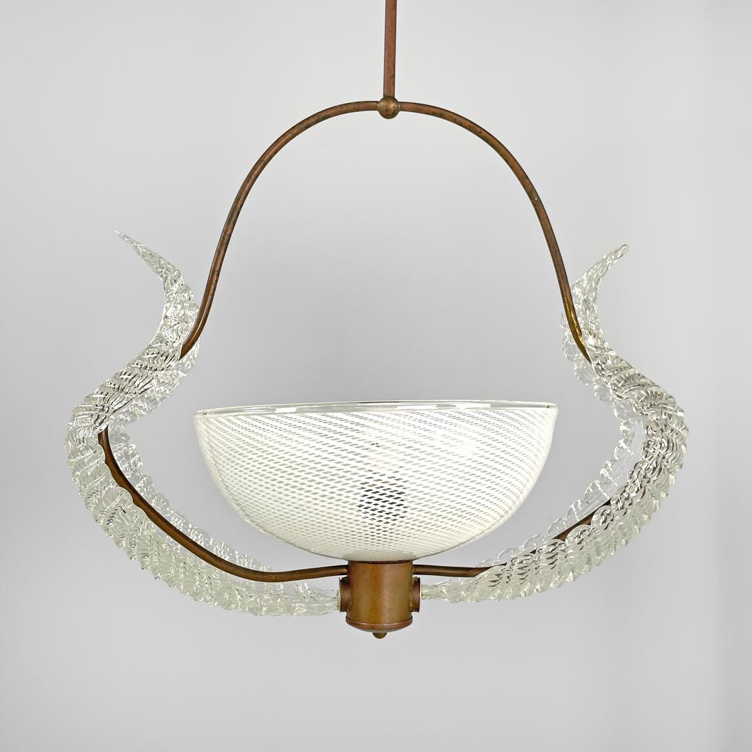 Italian Art Deco chandelier transparent and white Murano glass and brass, 1940s For Sale 5