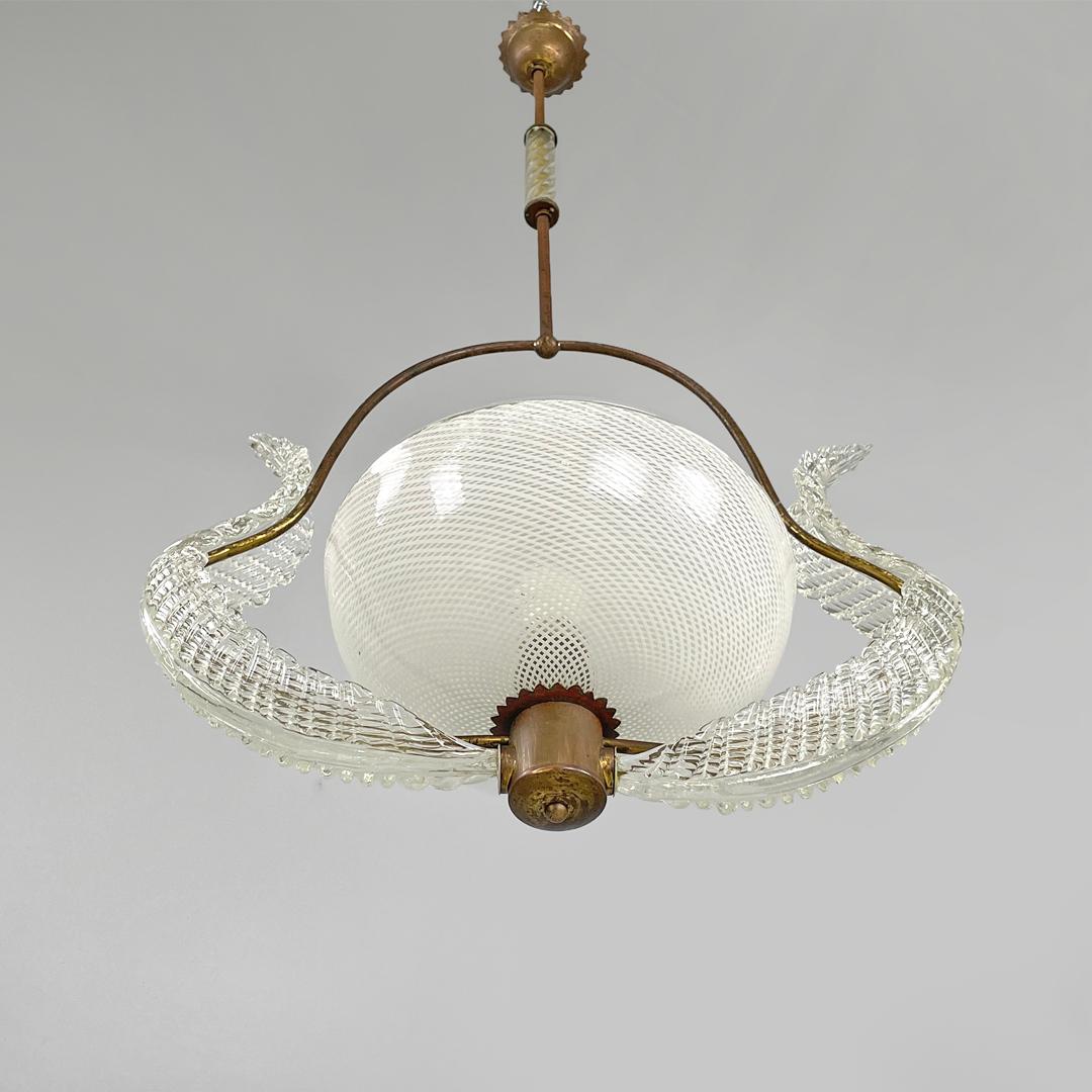 Italian Art Deco chandelier transparent and white Murano glass and brass, 1940s For Sale 7