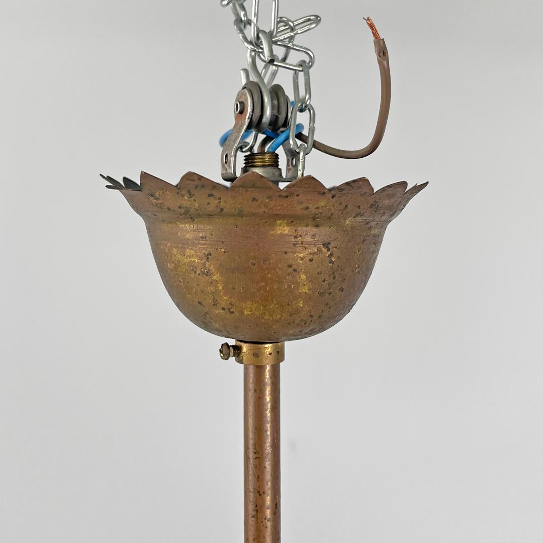 Italian Art Deco chandelier transparent and white Murano glass and brass, 1940s For Sale 2