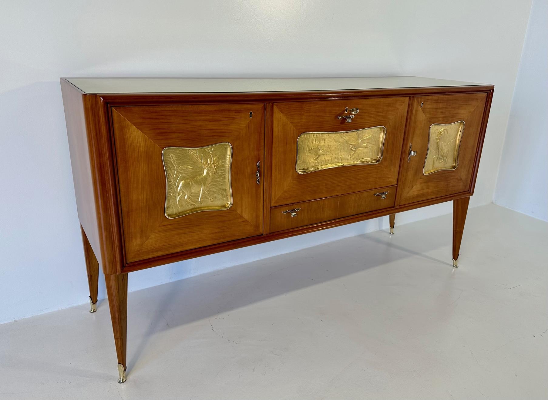 Mid-20th Century Italian Art Deco Cherry Wood, Brass, Gold Leaf and Glass Sideboard, 1940s