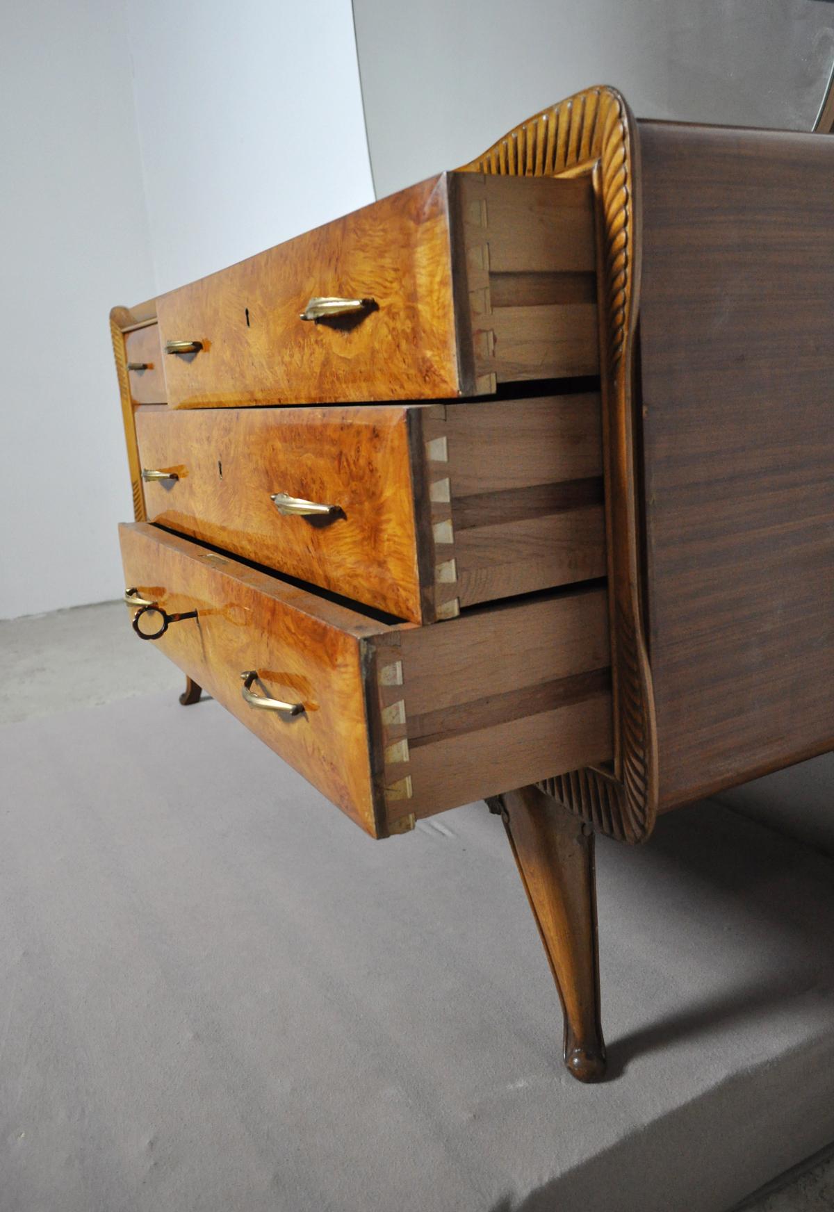 Italian Art Deco Chest of Drawers, 1930s For Sale 3