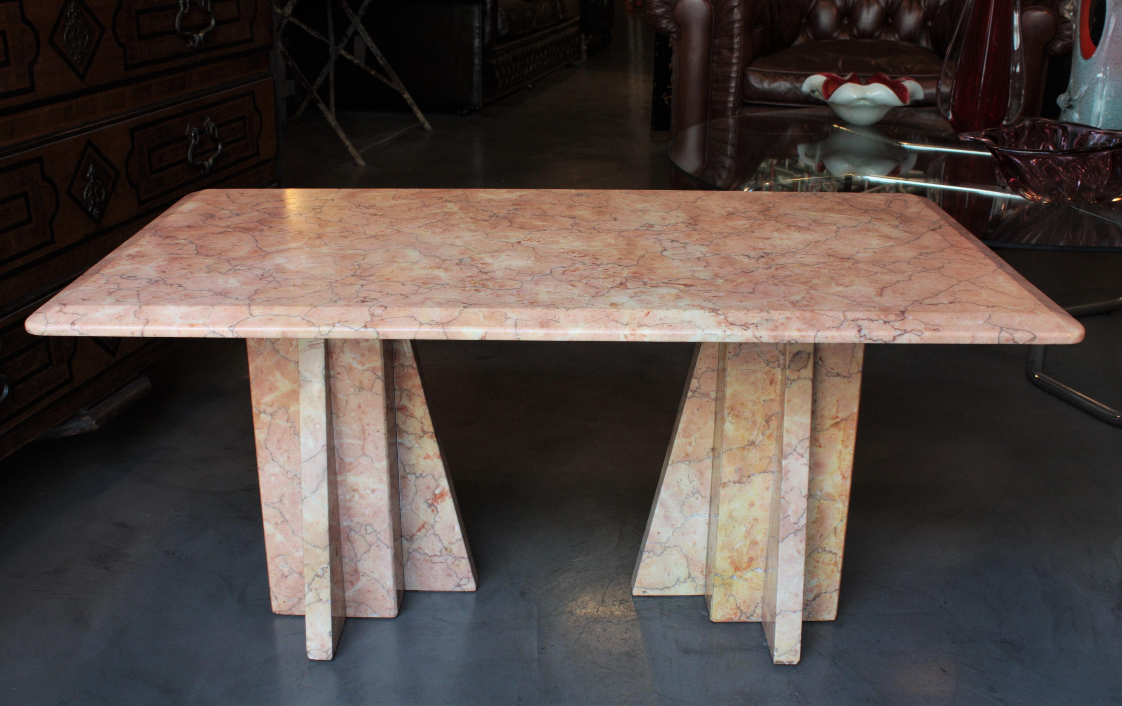 Italian Art Deco Coffee Table in Pink Marble For Sale 6
