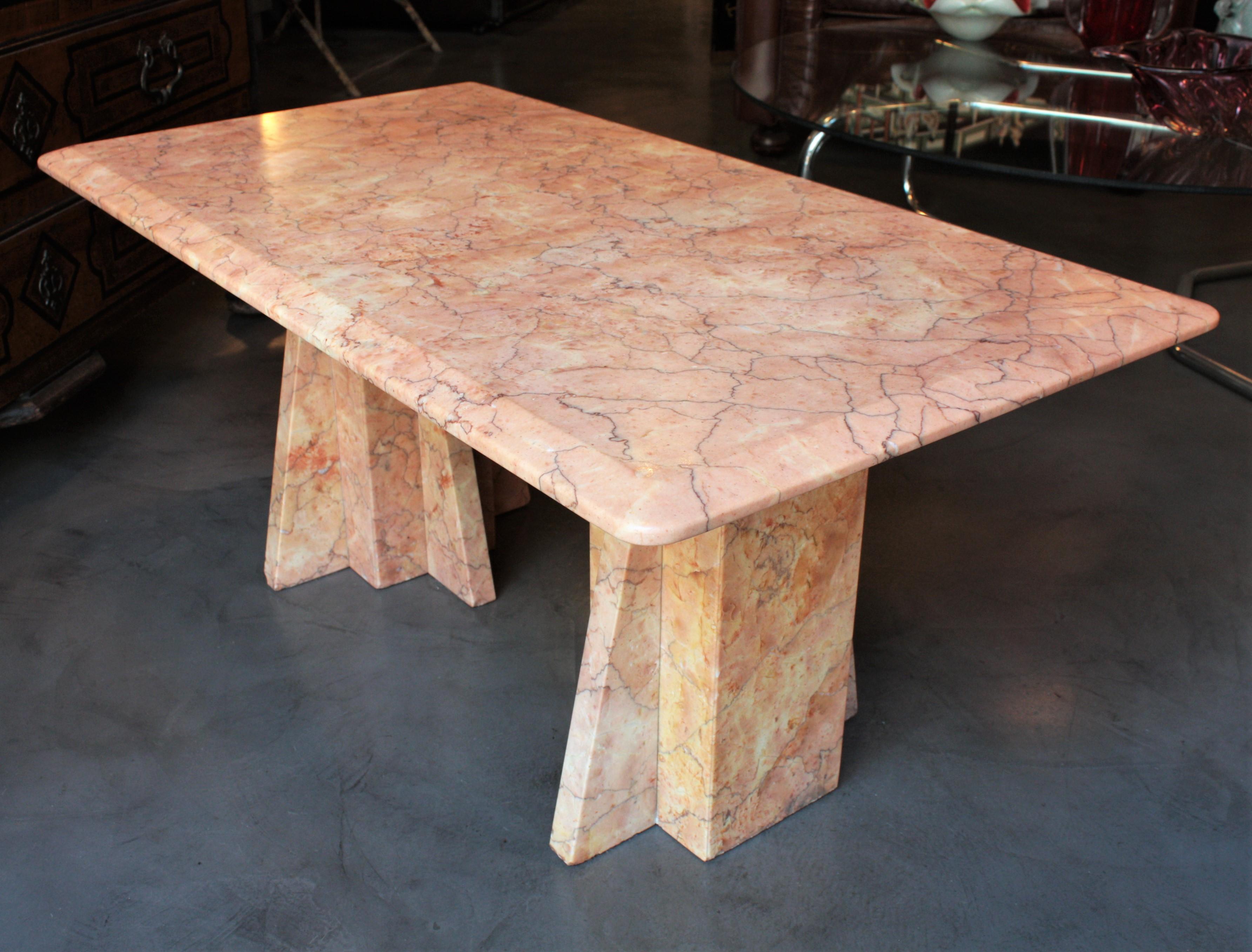 Table basse Art déco italienne en marbre rose en vente 2