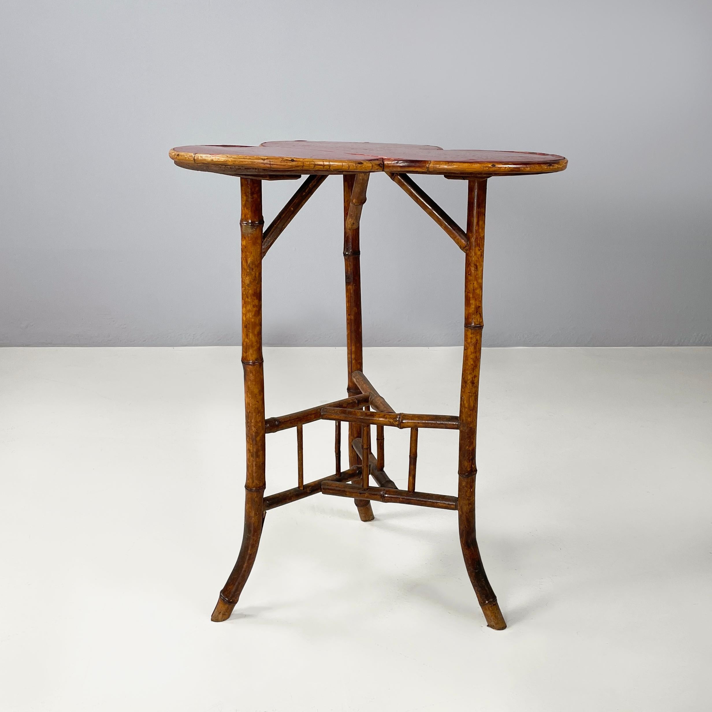 Art déco Table basse art déco italienne avec plateau en trèfle de bois rouge et bambou, 1900-1950s en vente
