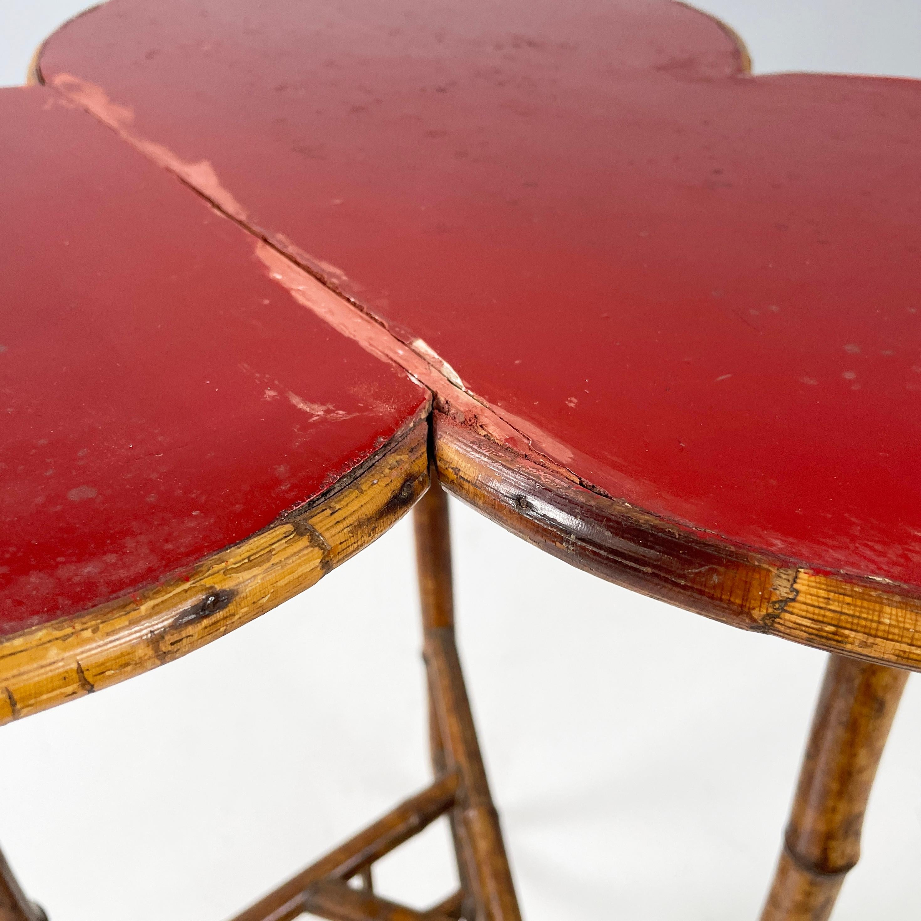 Table basse art déco italienne avec plateau en trèfle de bois rouge et bambou, 1900-1950s en vente 1