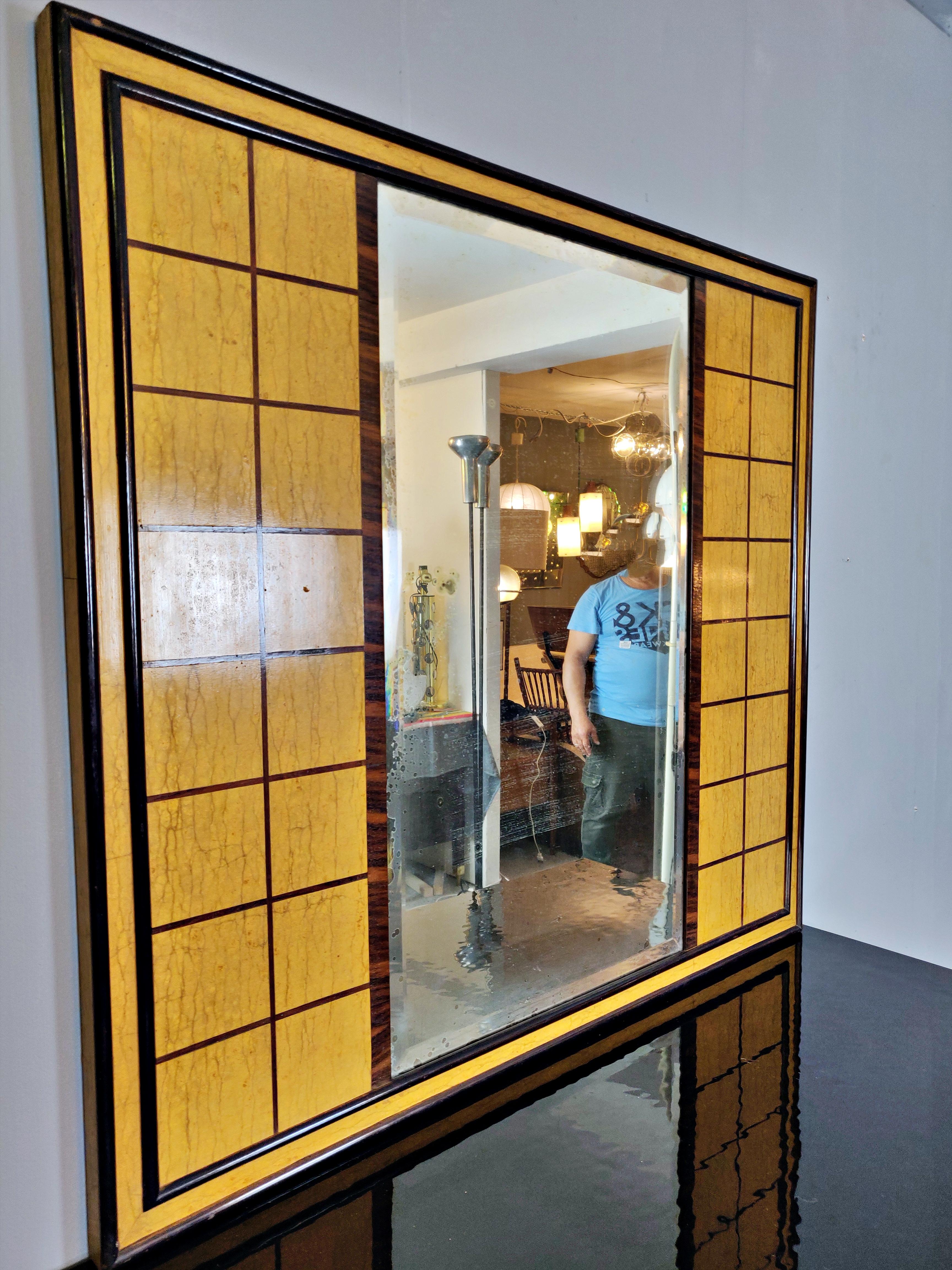 Italienische Art Deco Kommode mit Standing Mirror (Art déco) im Angebot