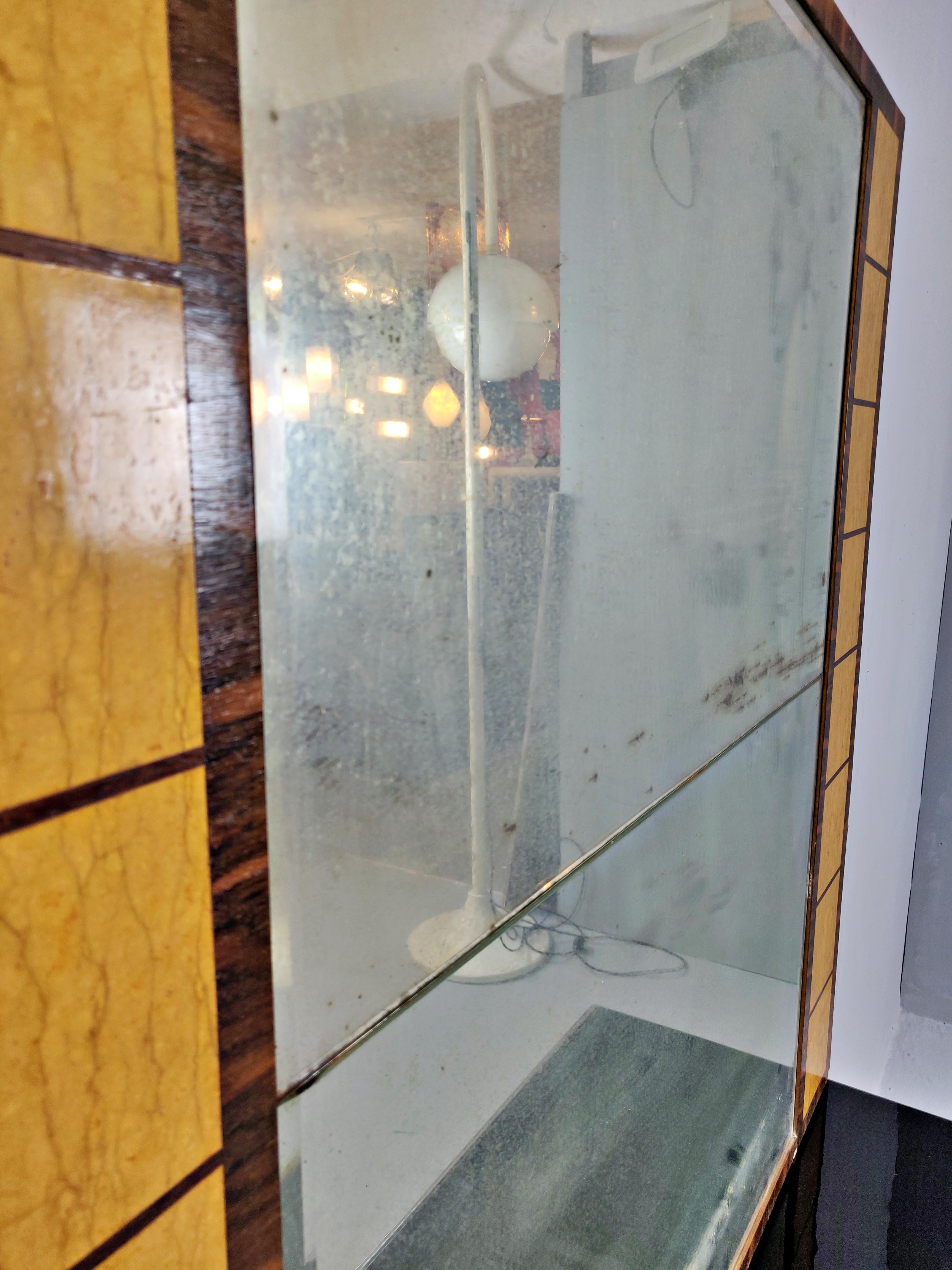 Italian Art Deco Chest of drawers with Standing Mirror In Fair Condition For Sale In Brussels, BE