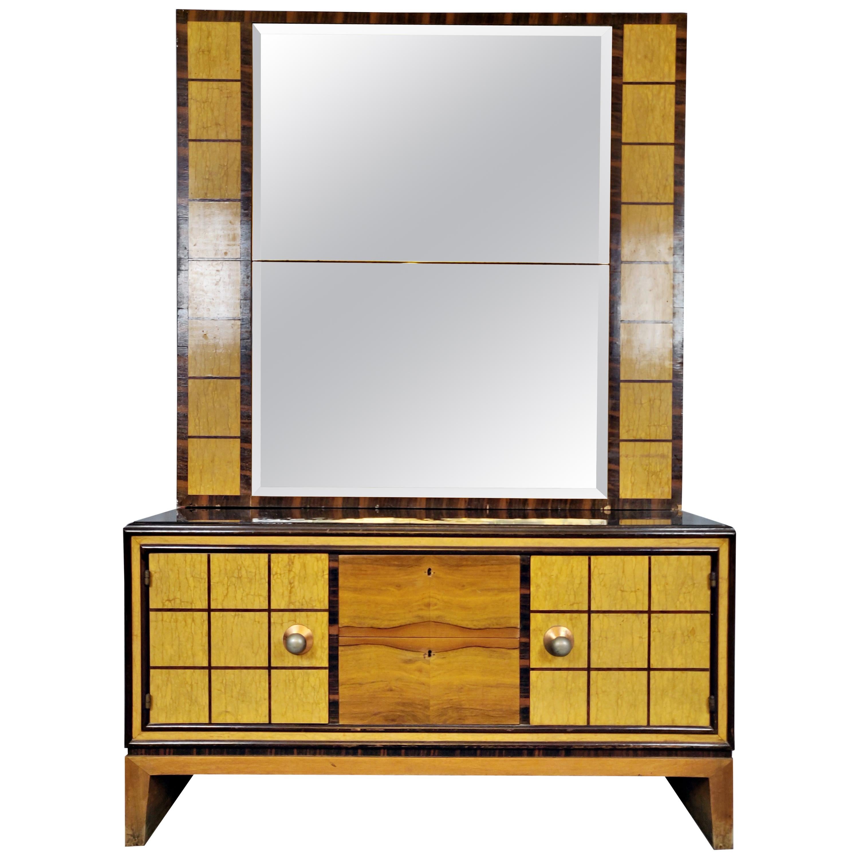 Italian Art Deco Chest of drawers with Standing Mirror For Sale
