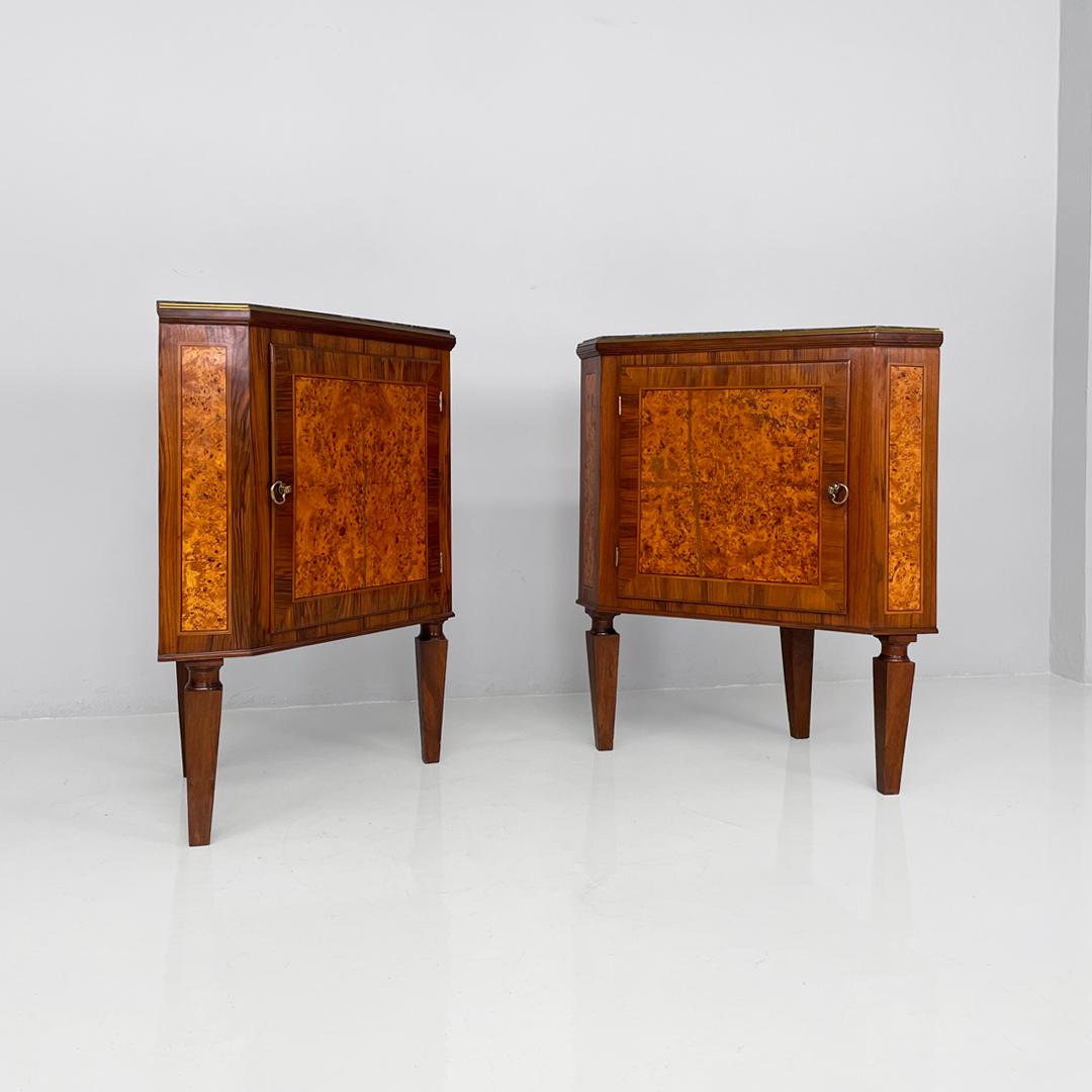 Italienische Art Deco Eckholzkonsolen mit schwarzer Marmorplatte, 1940er Jahre im Zustand „Relativ gut“ im Angebot in MIlano, IT