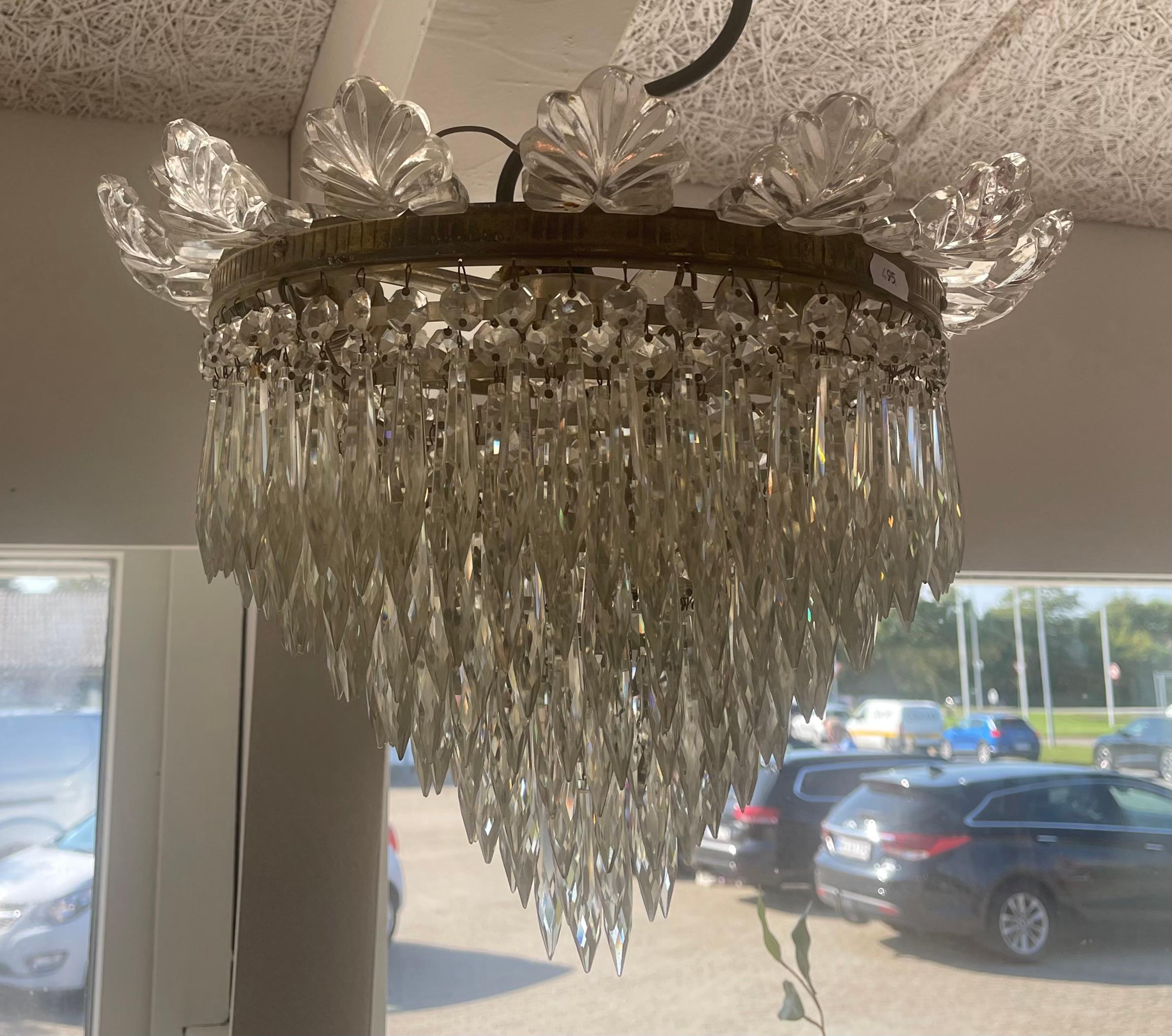 Italian Art Deco Crystal Plafonnier Chandelier with 100 Prisms, 1920s im Zustand „Gut“ im Angebot in Esbjerg, DK
