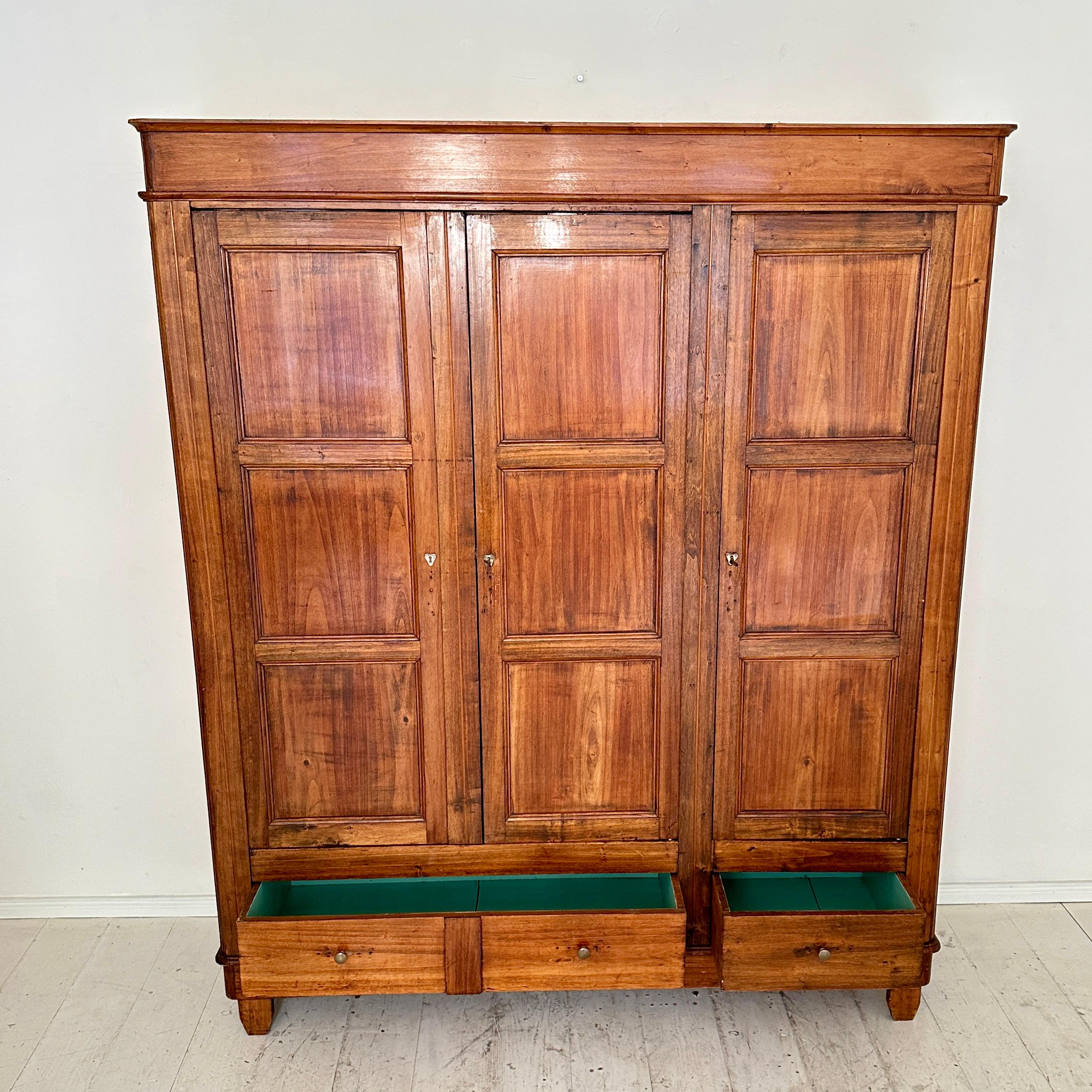 Italian Art Deco Cupboard in Brown Wood with 3 Doors and 2 Drawers, around 1920 7