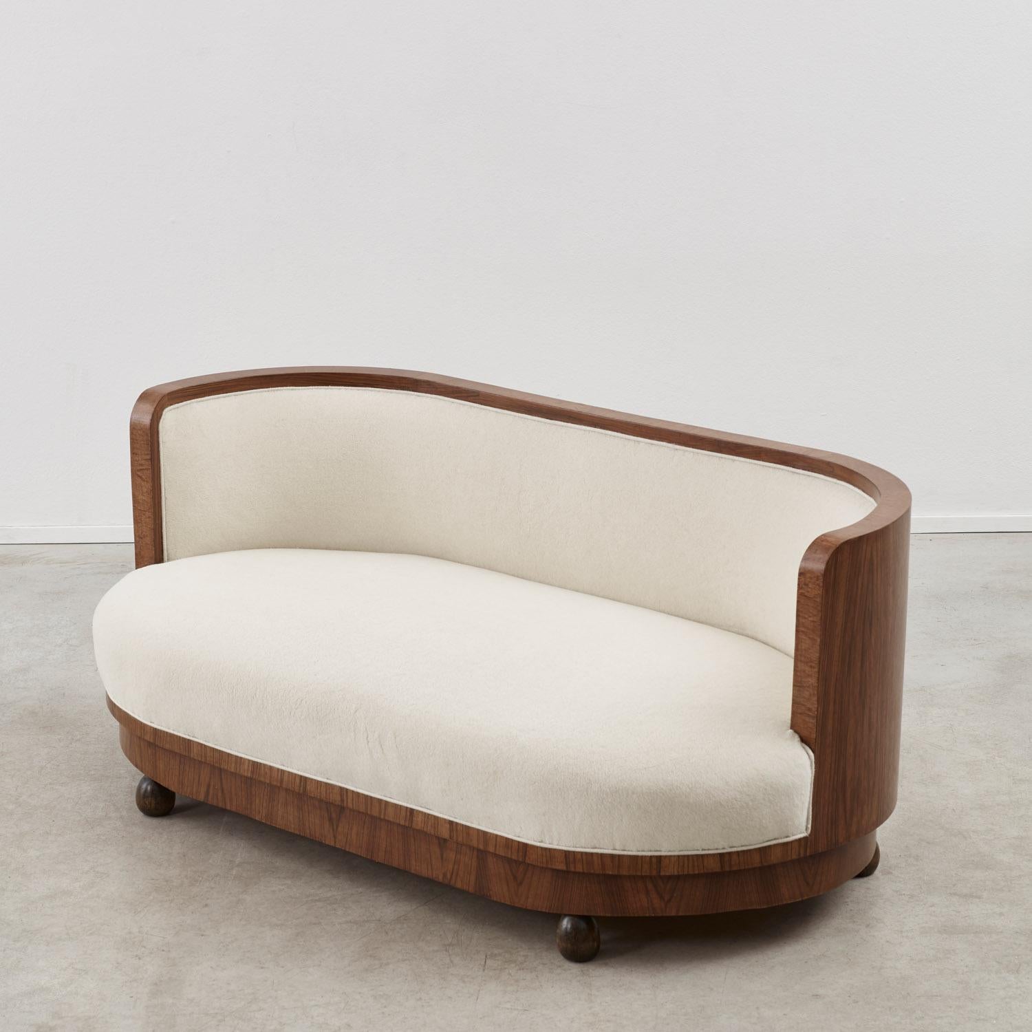 Italian Art Deco curved loveseat, 1920s For Sale 2