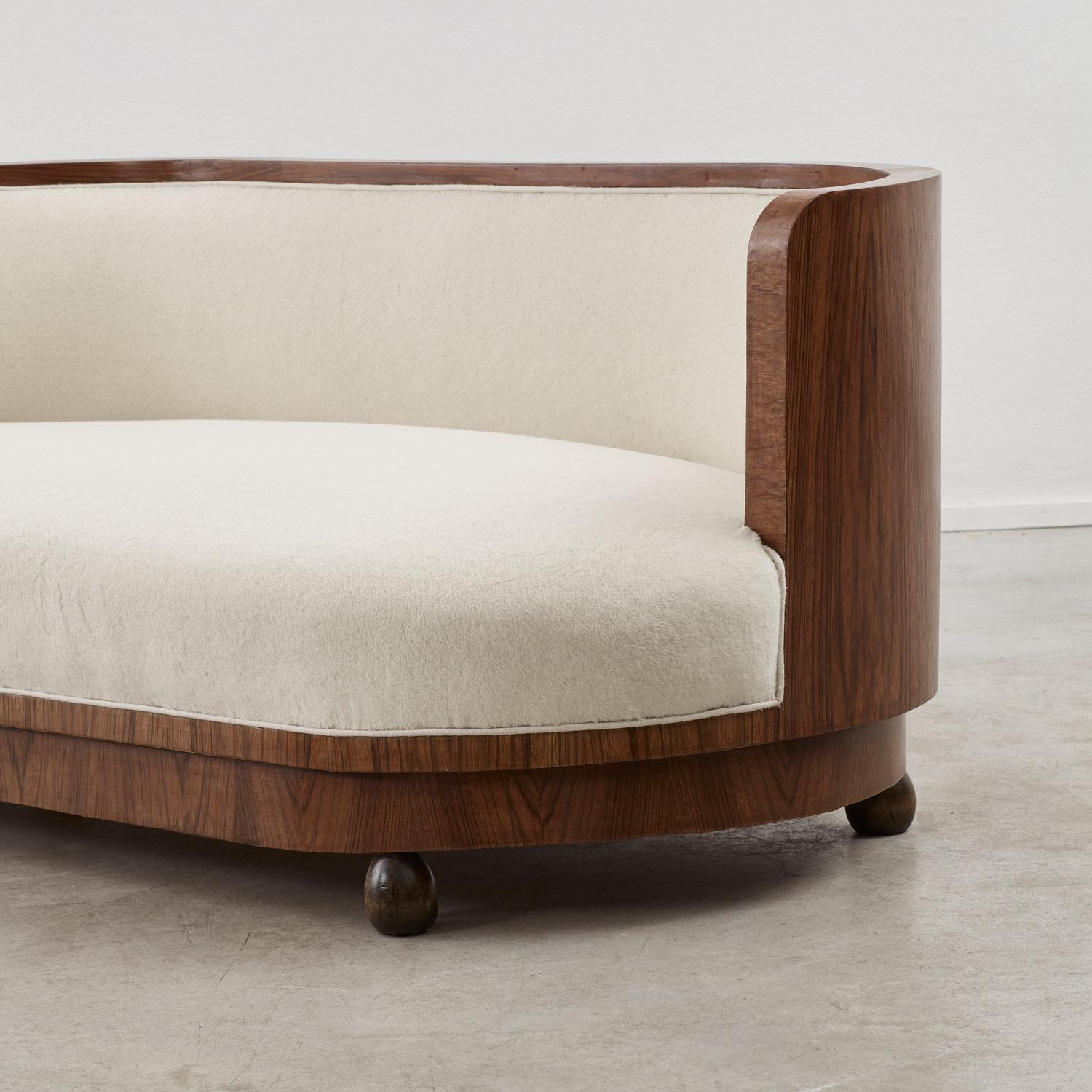 Italian Art Deco curved loveseat, 1920s For Sale 3