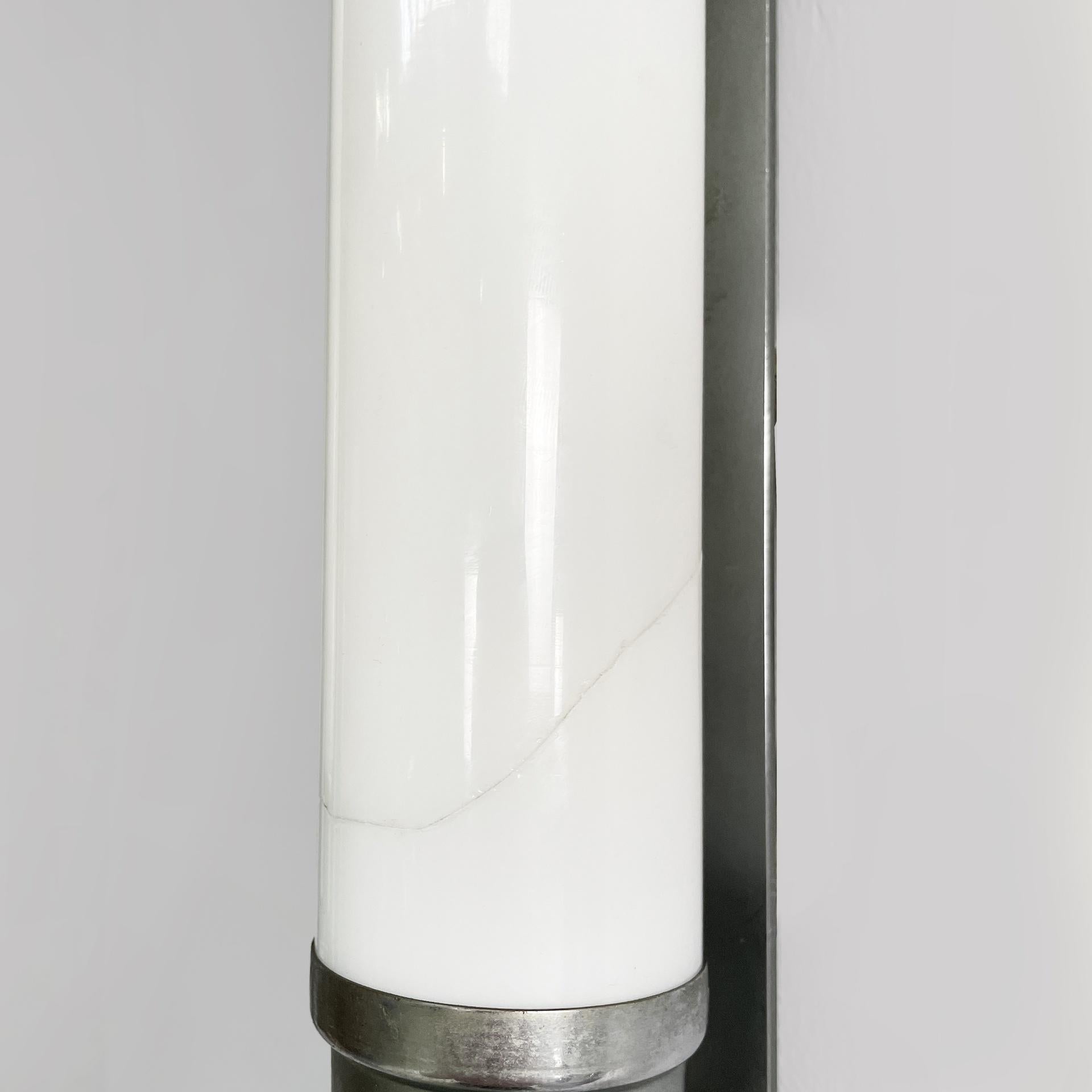 Italian Art Deco cylindrical wall lamps in opaline glass and metal, 1930s in vendita 4