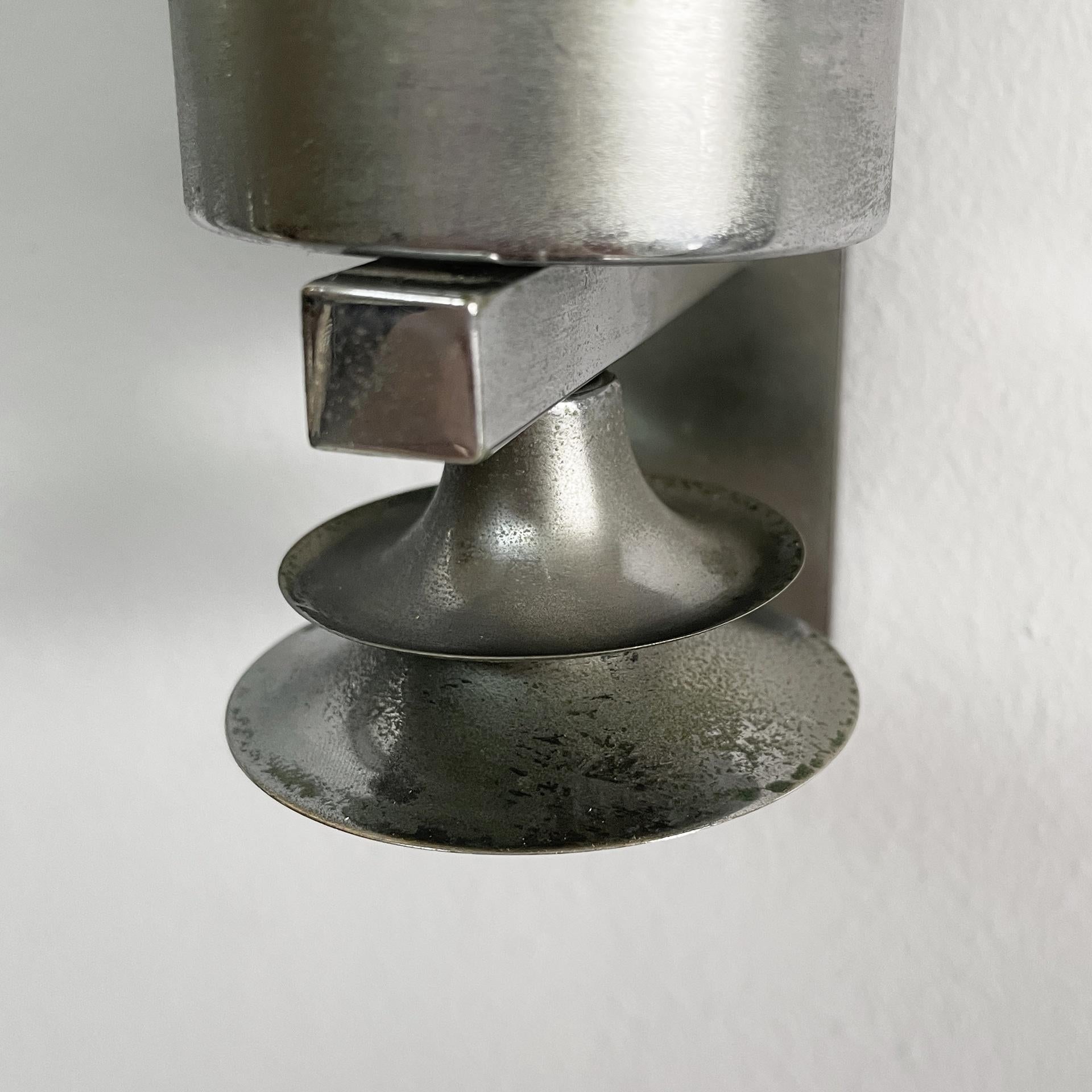 Italian Art Deco cylindrical wall lamps in opaline glass and metal, 1930s in vendita 6