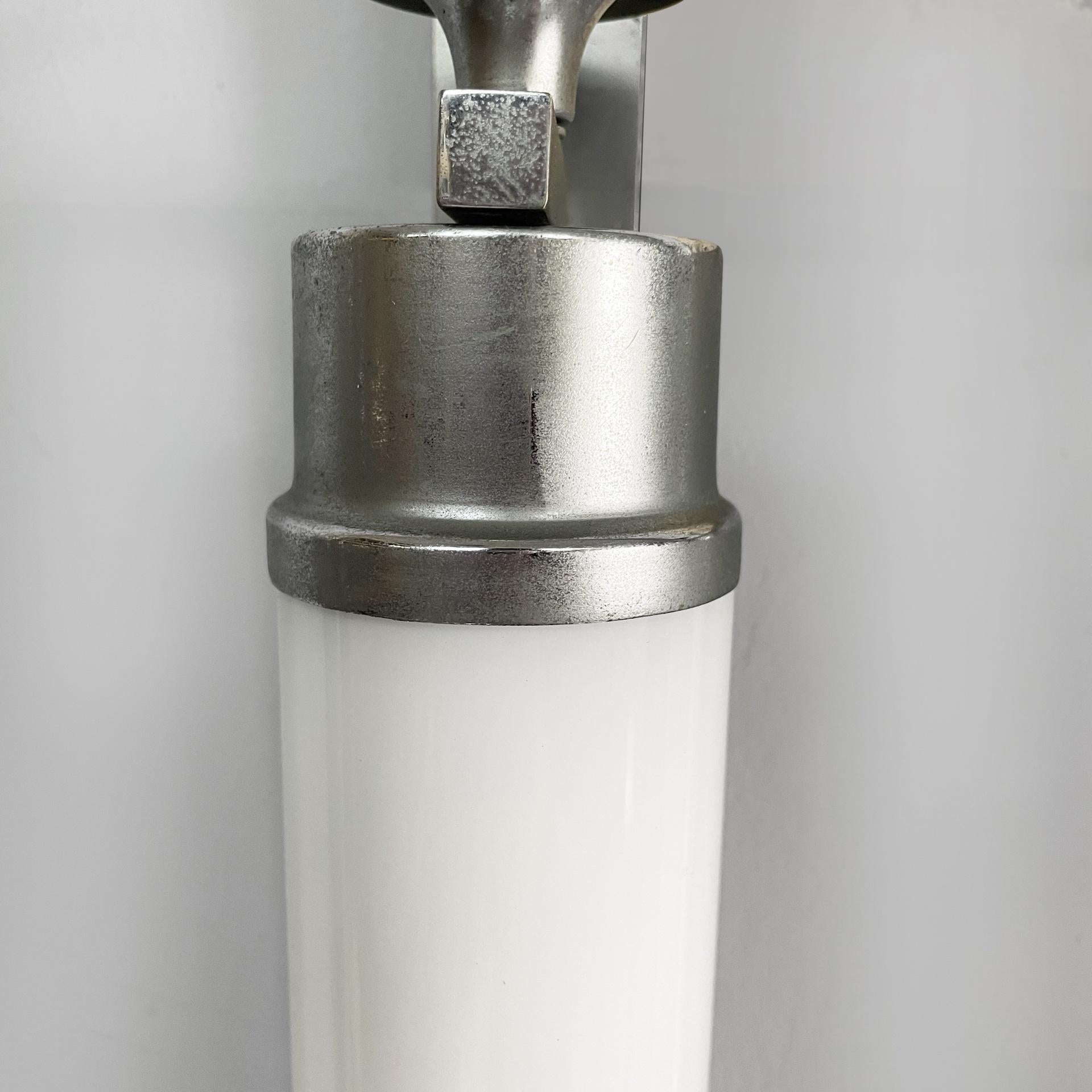 Italian Art Deco cylindrical wall lamps in opaline glass and metal, 1930s in vendita 9