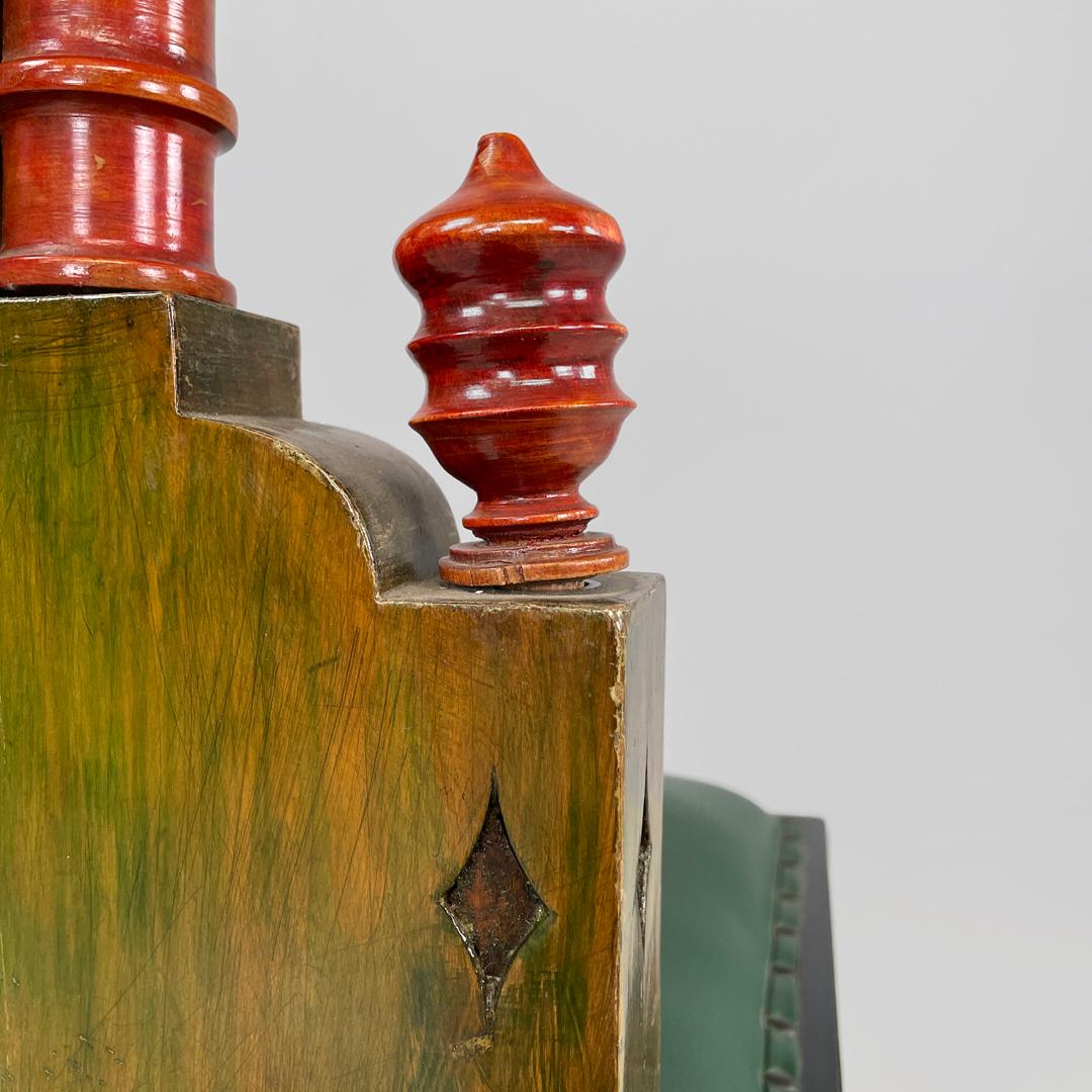 Sillas italianas Art Déco de cuero verde madera oscura con adornos de madera, años 30 en venta 4