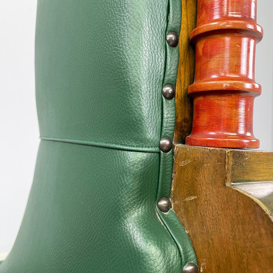 Sillas italianas Art Déco de cuero verde madera oscura con adornos de madera, años 30 en venta 5