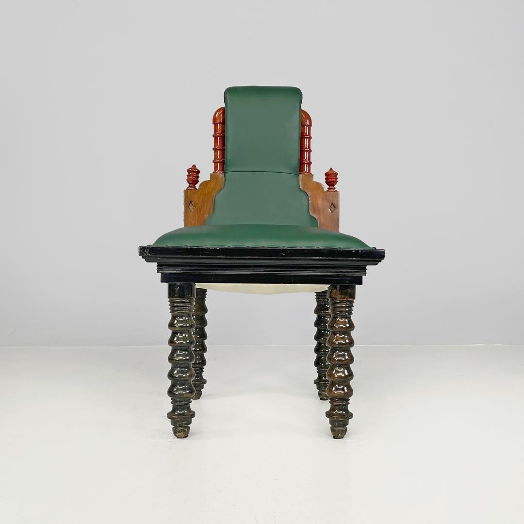 Sillas italianas Art Déco de cuero verde madera oscura con adornos de madera, años 30 mediados del siglo XX en venta