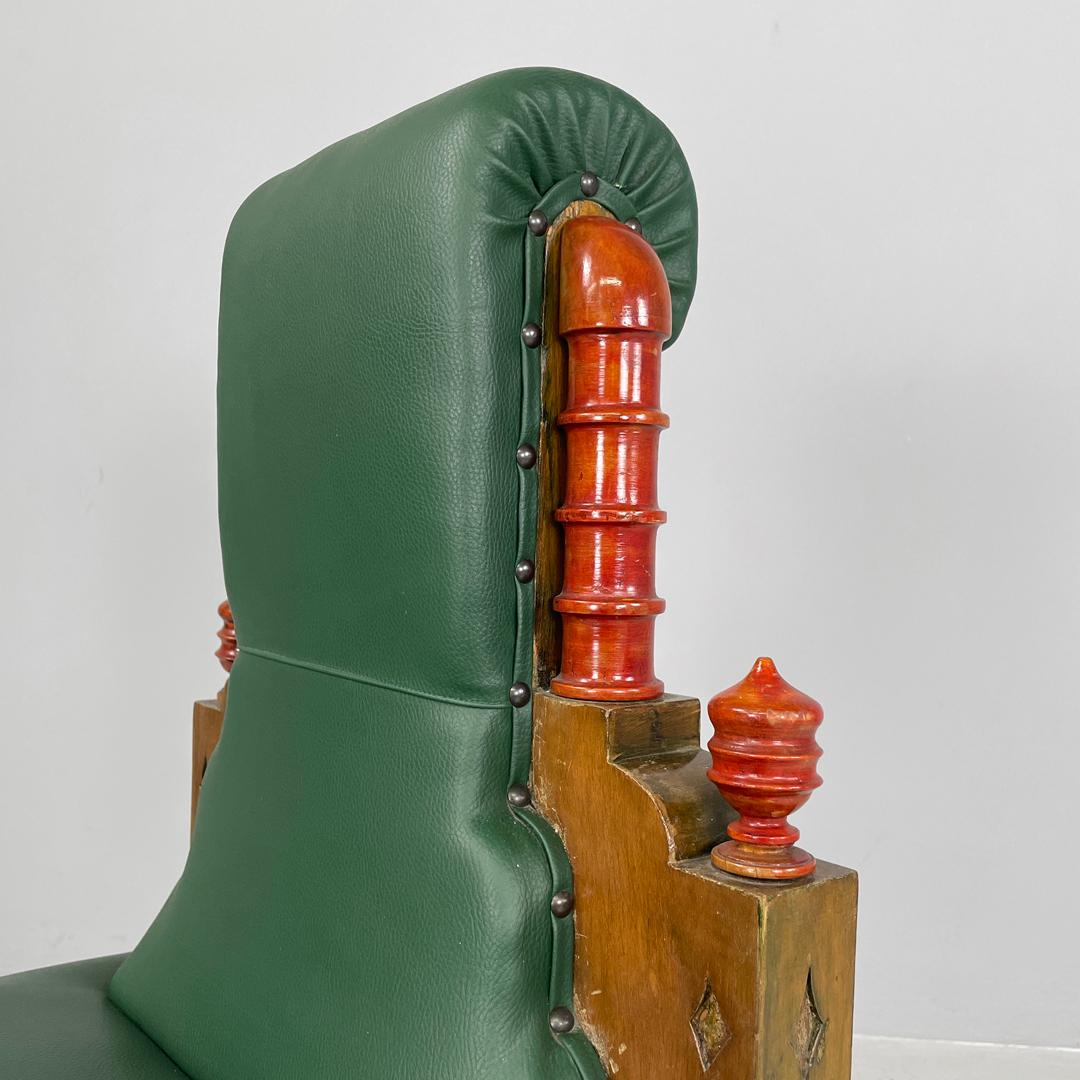Sillas italianas Art Déco de cuero verde madera oscura con adornos de madera, años 30 en venta 2