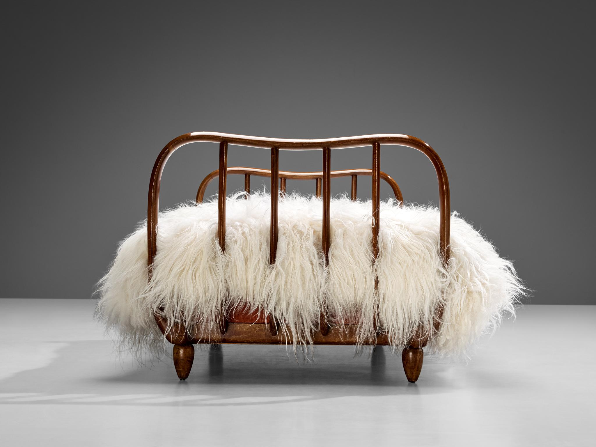 Mid-20th Century Italian Art Deco Daybed in Walnut For Sale