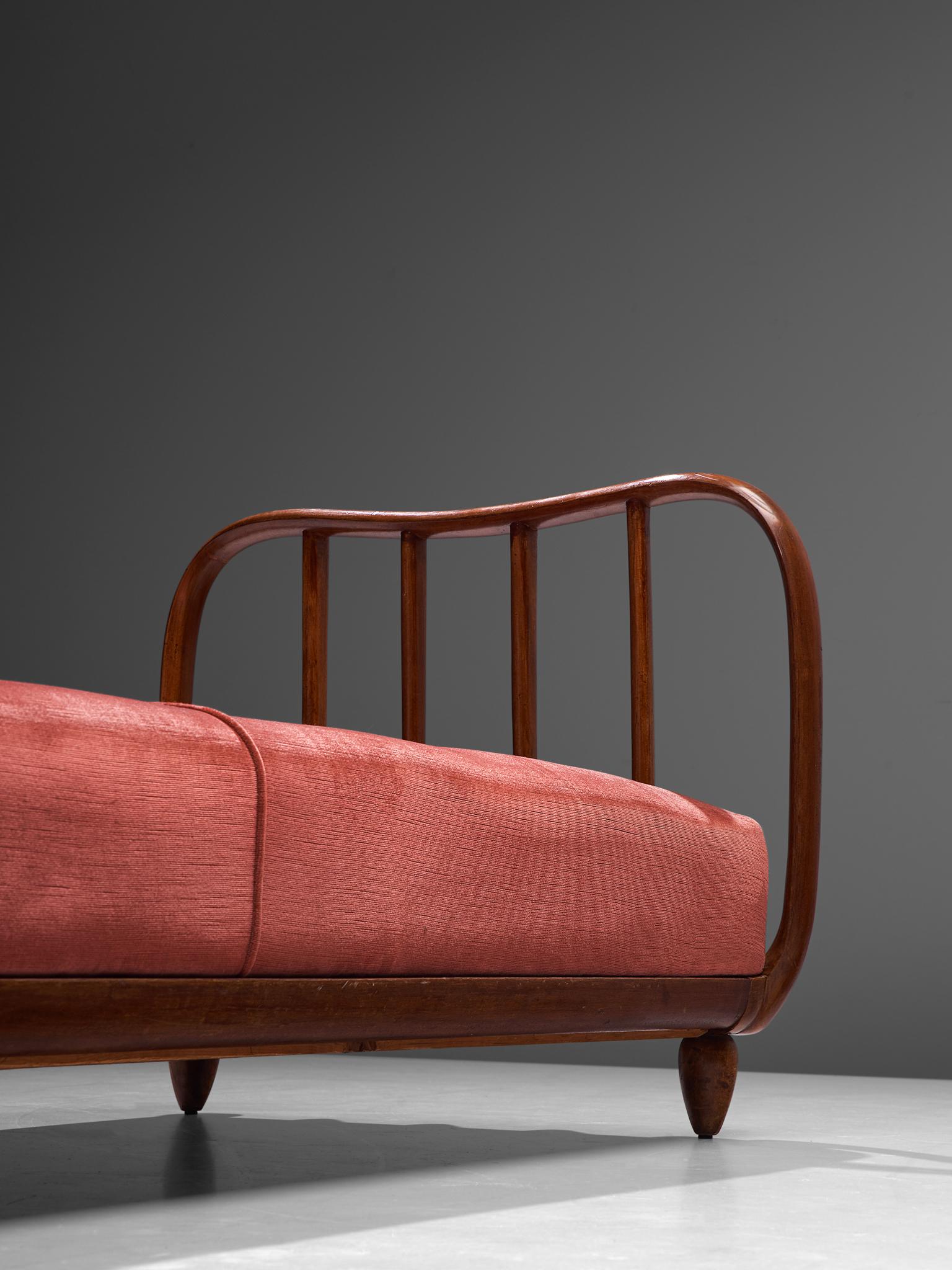 Italian Art Deco Daybed with Coral Upholstery, 1940s (Mitte des 20. Jahrhunderts)